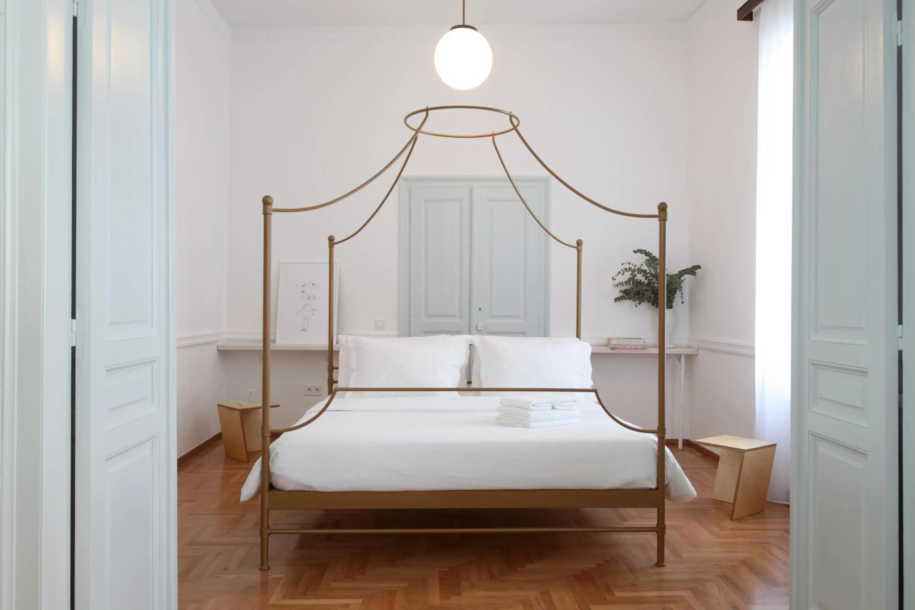 Bed in Live in Athens, THISEIO Historic House