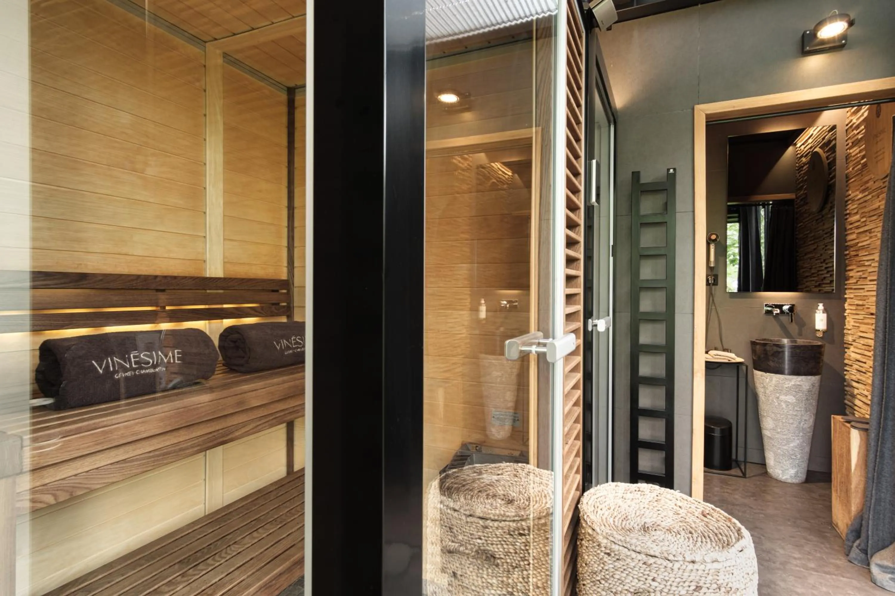 Sauna in Le Domaine des Prés Verts Suites & Chambres avec Jacuzzi Privatif