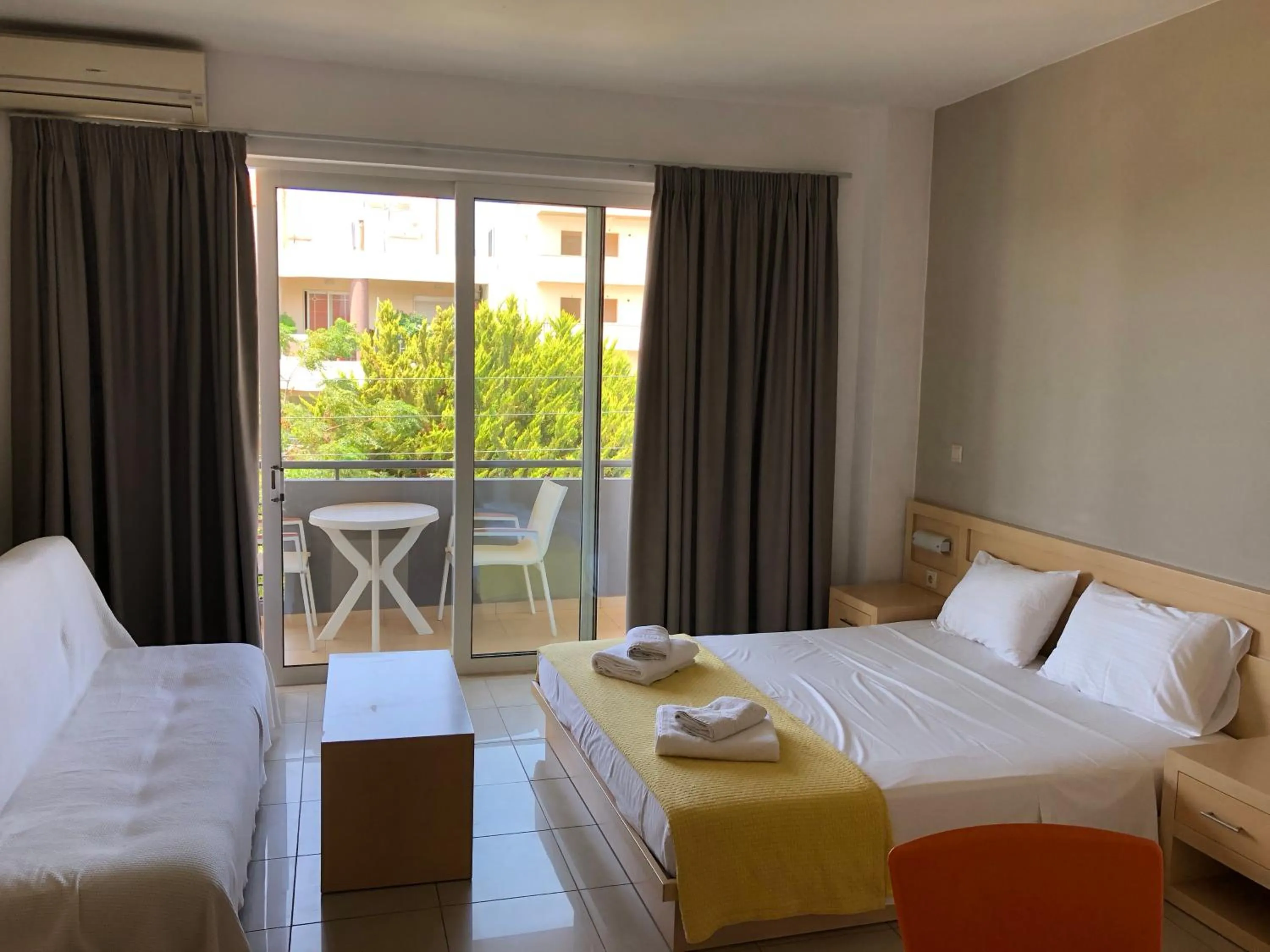 Bed in Kleanthi Studios