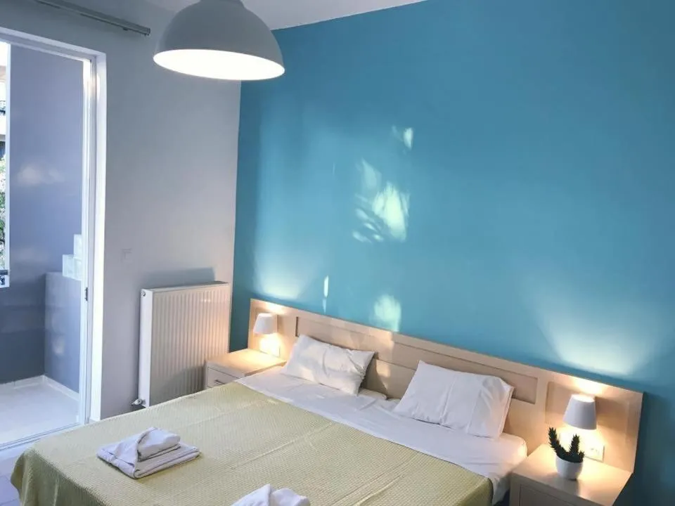 Photo of the whole room, Bed in Kleanthi Studios