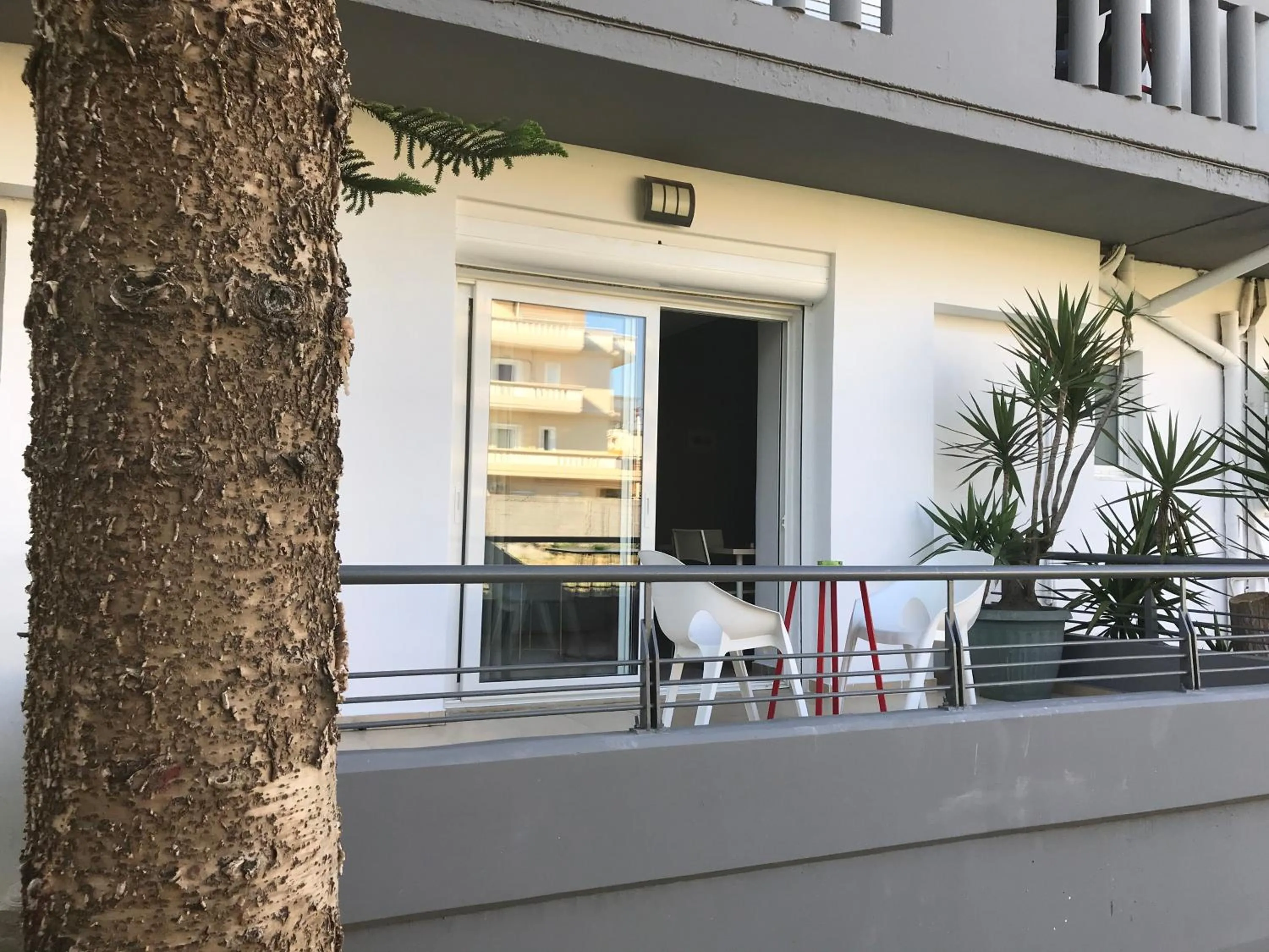 Photo of the whole room in Kleanthi Studios