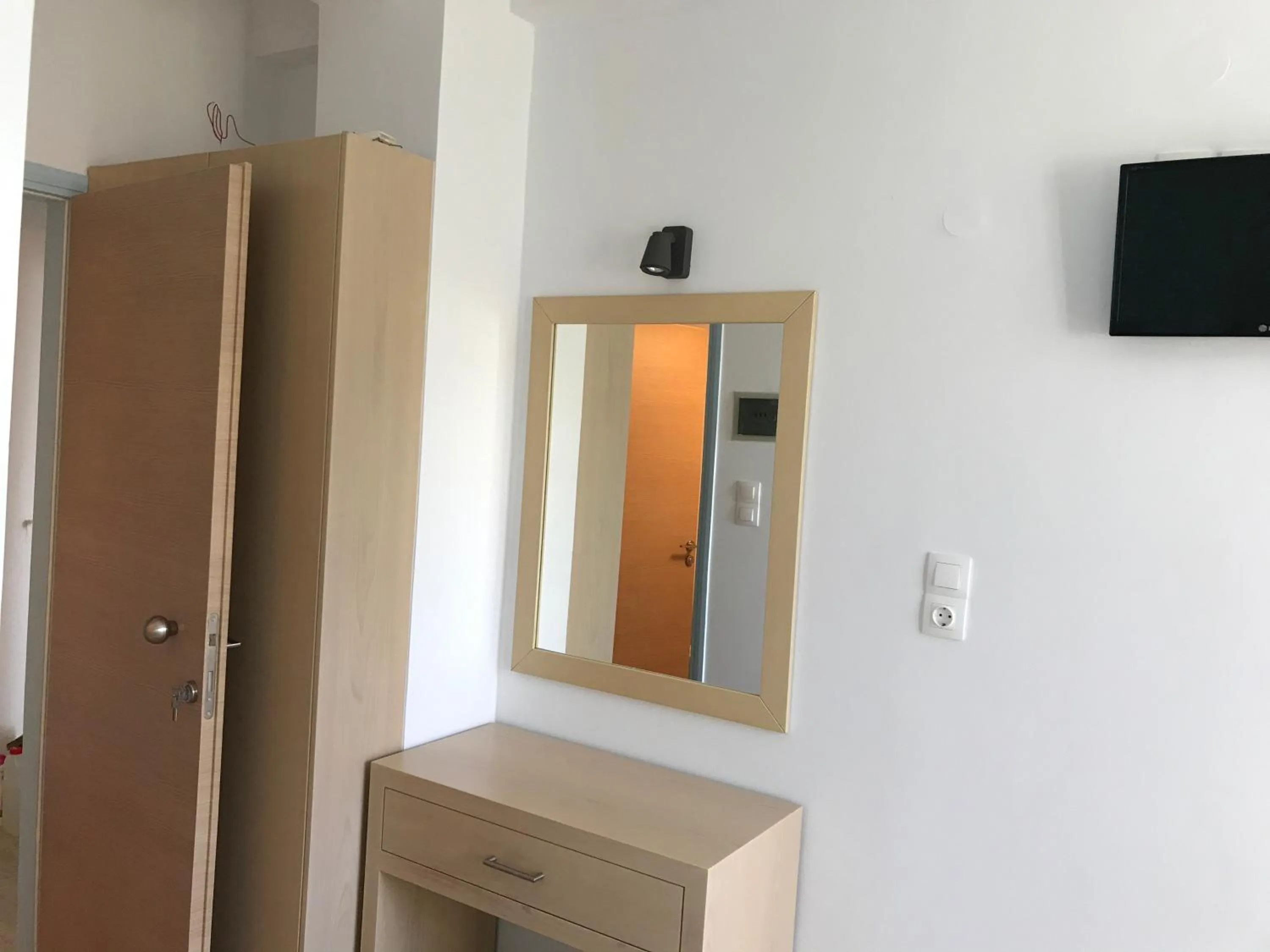 Photo of the whole room in Kleanthi Studios