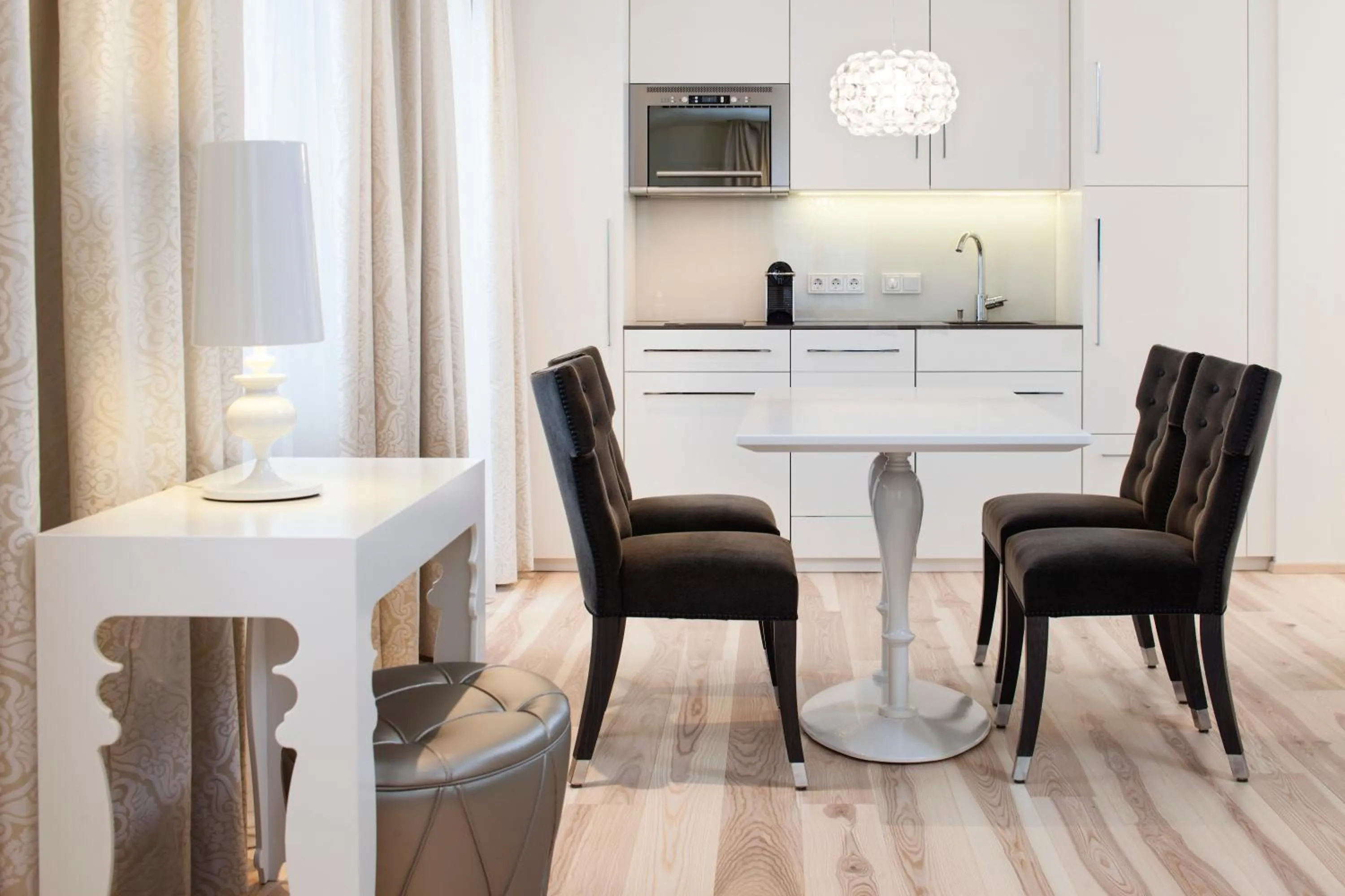 Kitchen or kitchenette in Hapimag Ferienwohnungen Salzburg