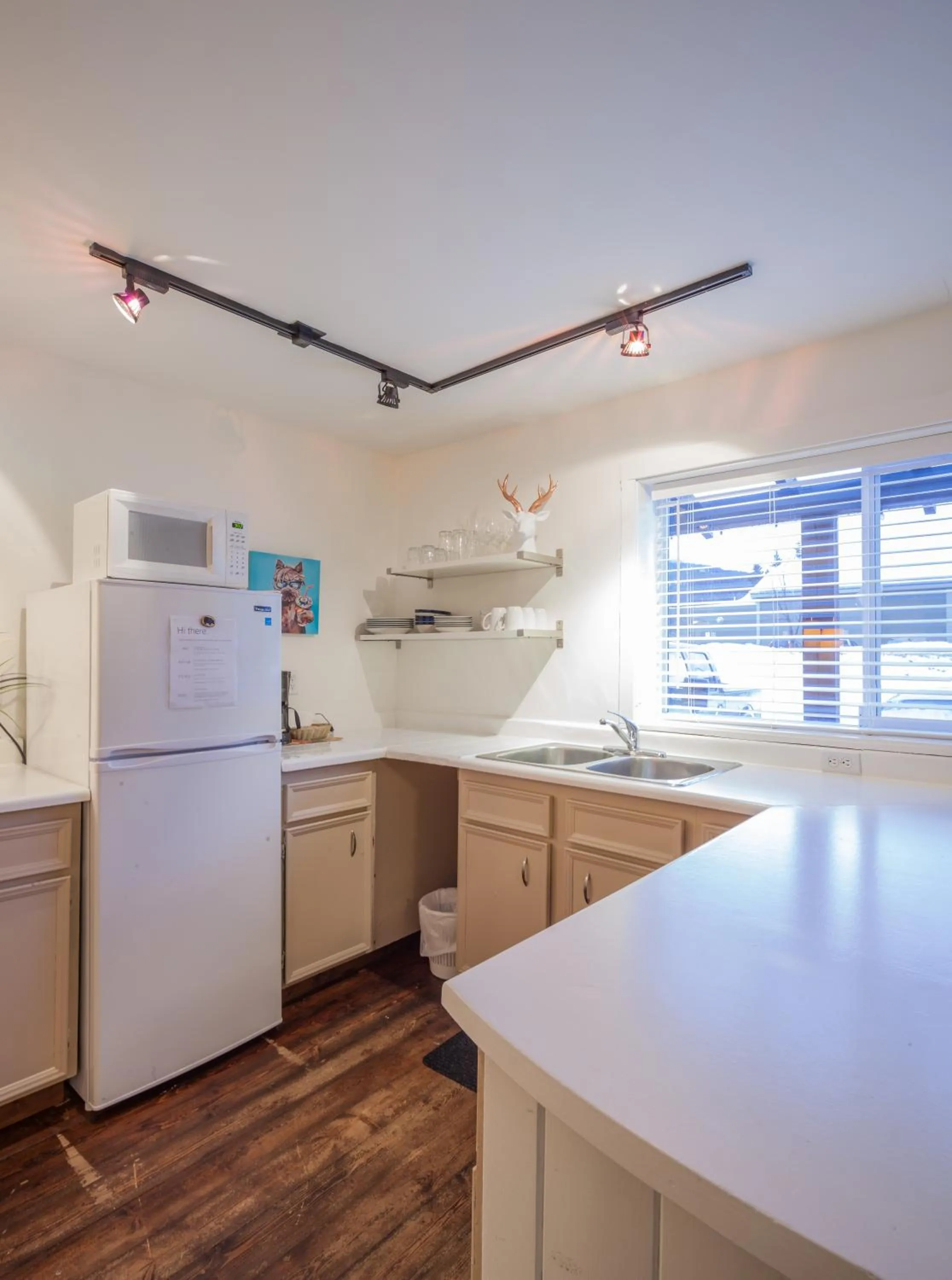 Day in Snow Valley Lodging