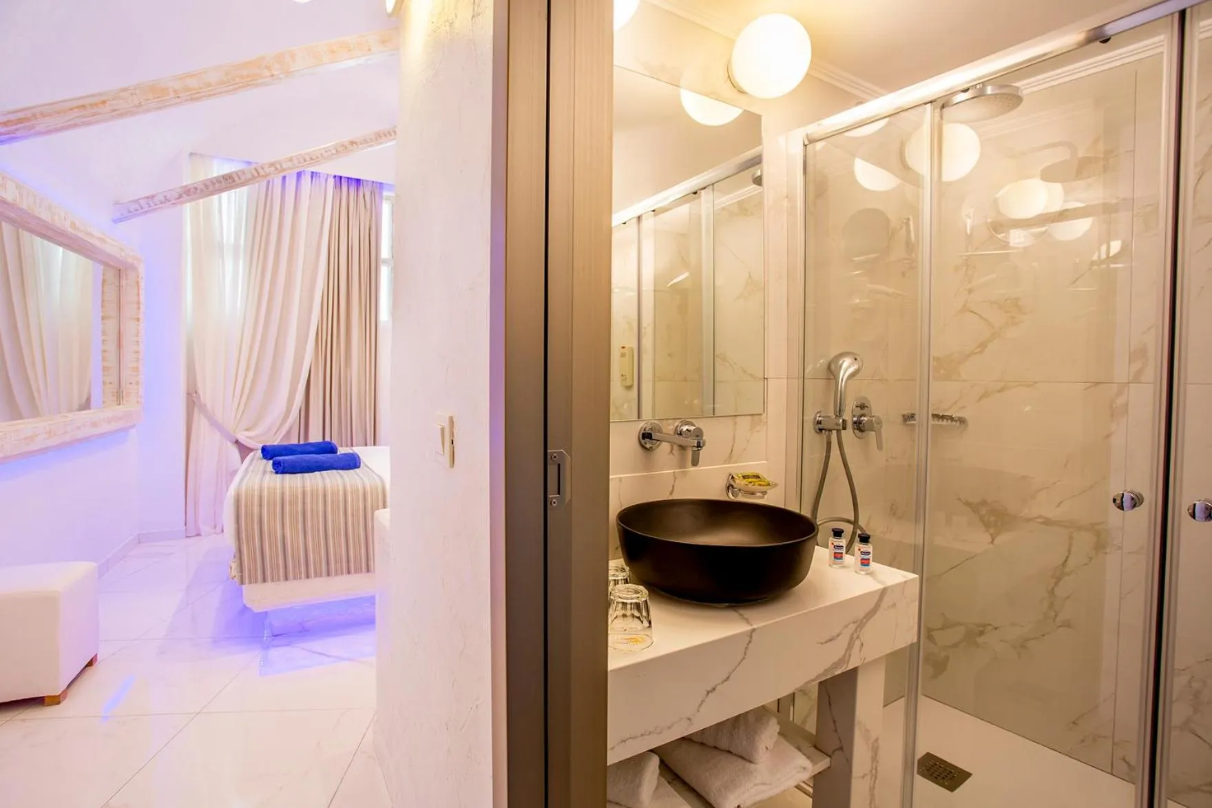 Bathroom in Rhodos Horizon Blu-Adults Only