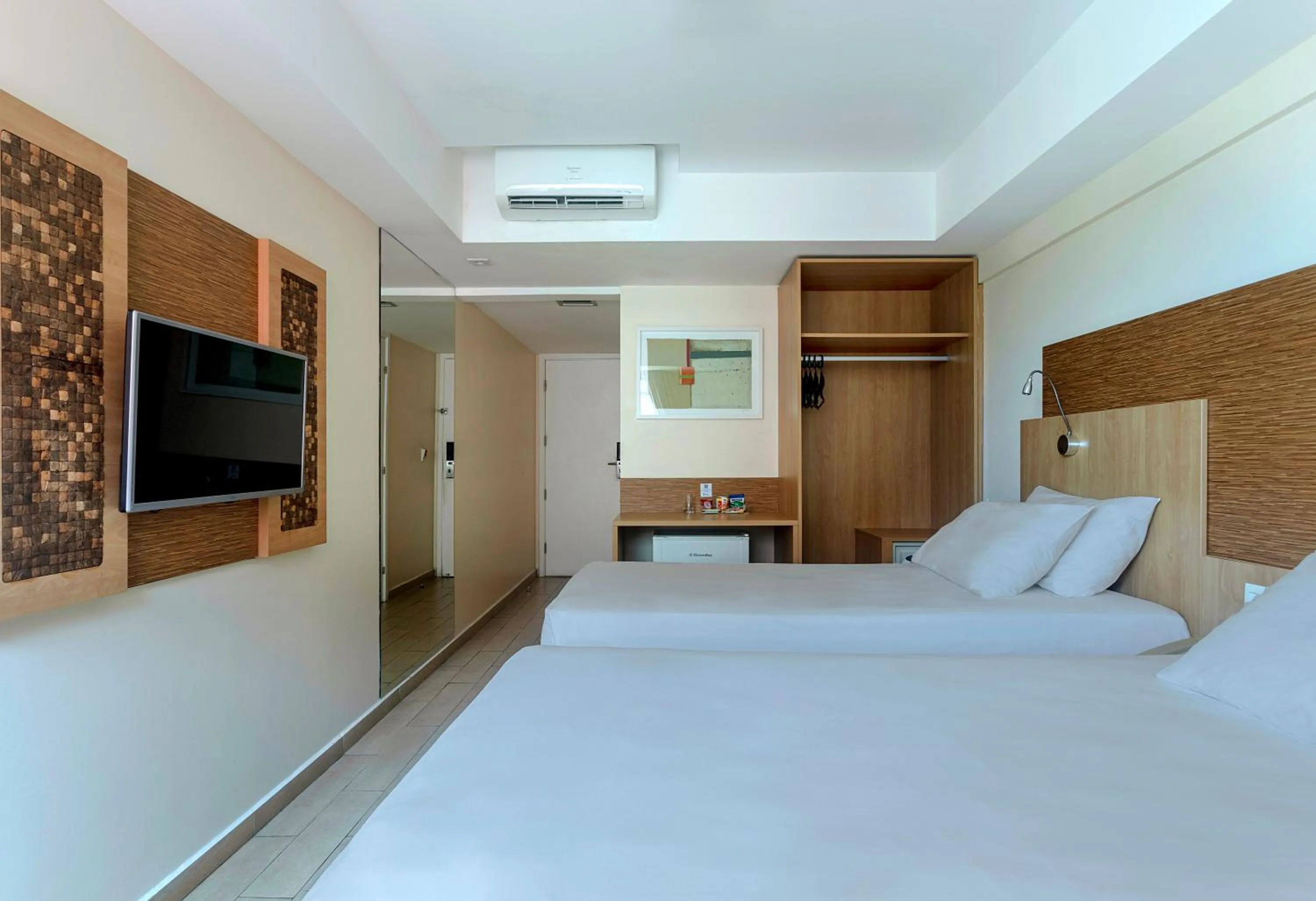 View (from property/room), Bed in Mercure Maceio Pajuçara