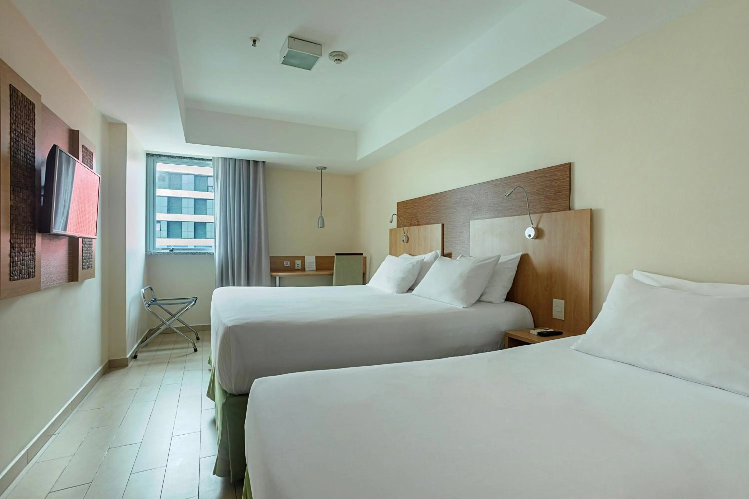 View (from property/room), Bed in Mercure Maceio Pajuçara