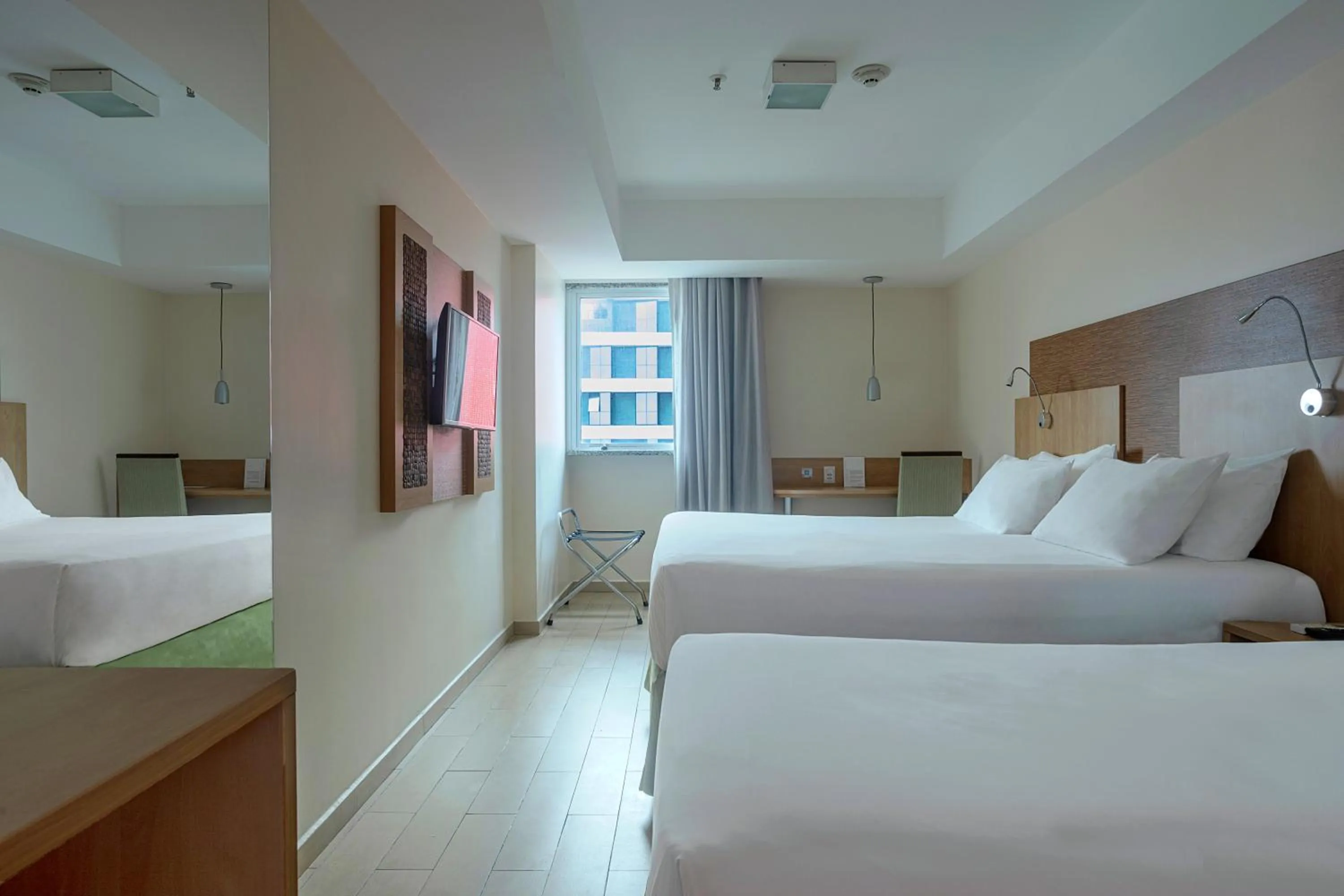 View (from property/room), Bed in Mercure Maceio Pajuçara