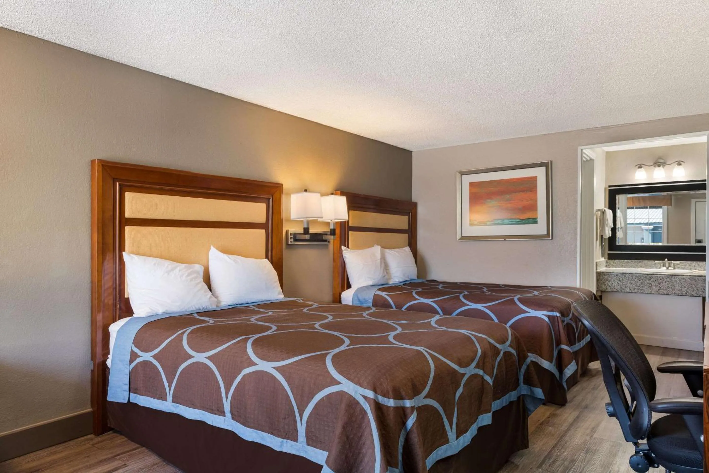 Bedroom, Bed in Rodeway Inn Charlotte Airport Area