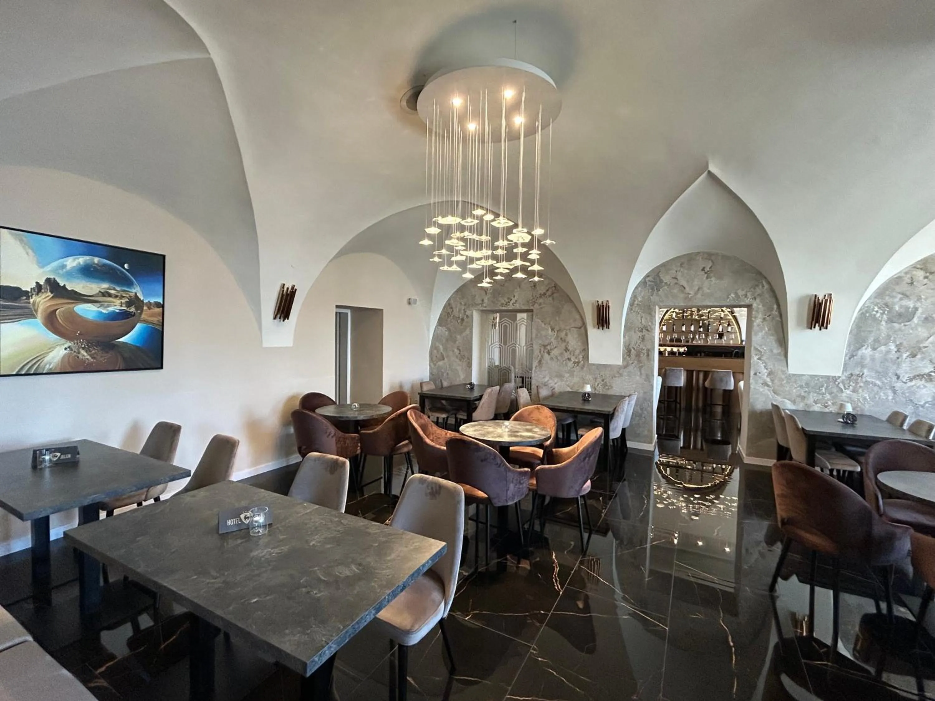 Restaurant/places to eat in Hotel Jelen