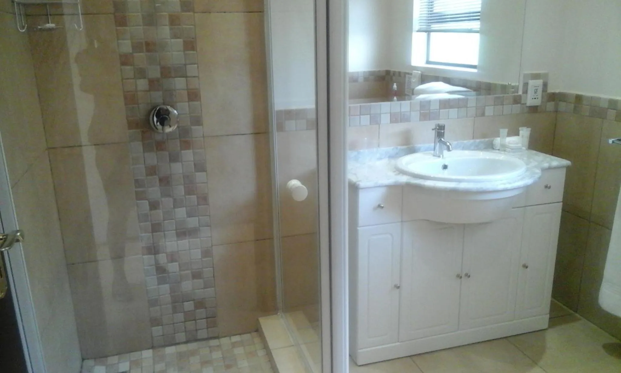 Bathroom in Hoyohoyo Chartwell Lodge