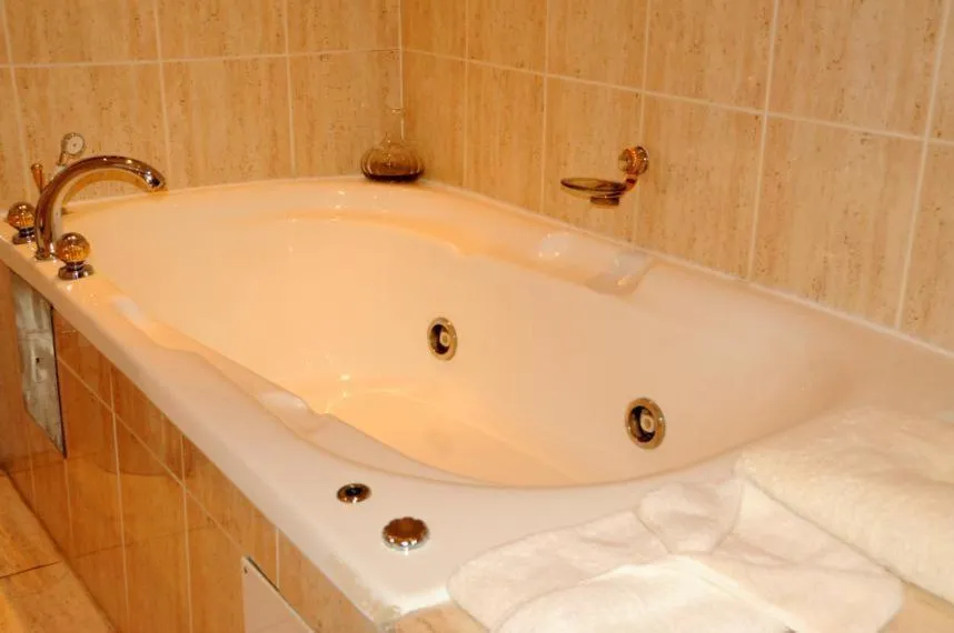 Bathroom in Hoyohoyo Chartwell Lodge