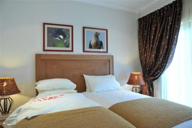 Bed in Hoyohoyo Chartwell Lodge