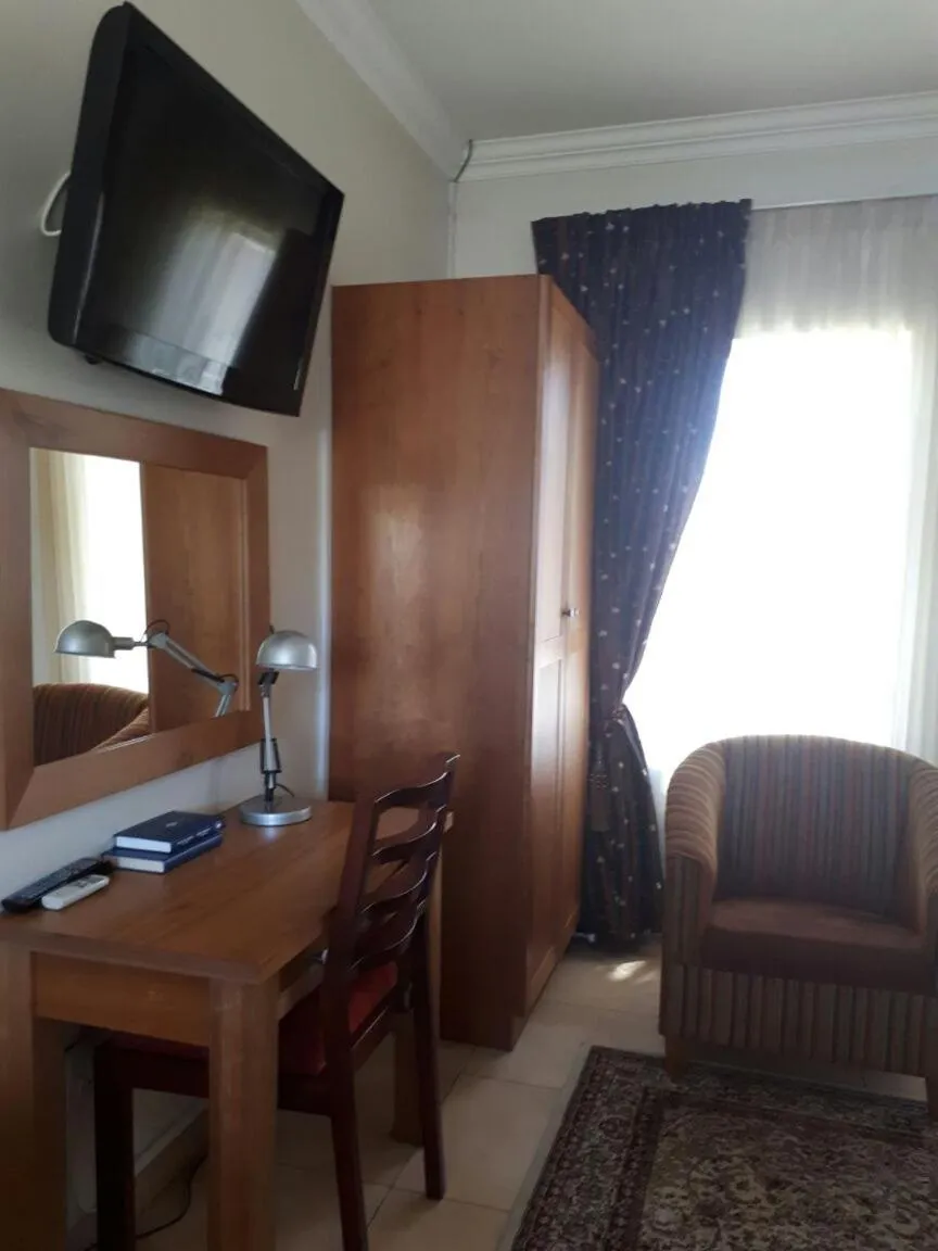 Hoyohoyo Chartwell Lodge