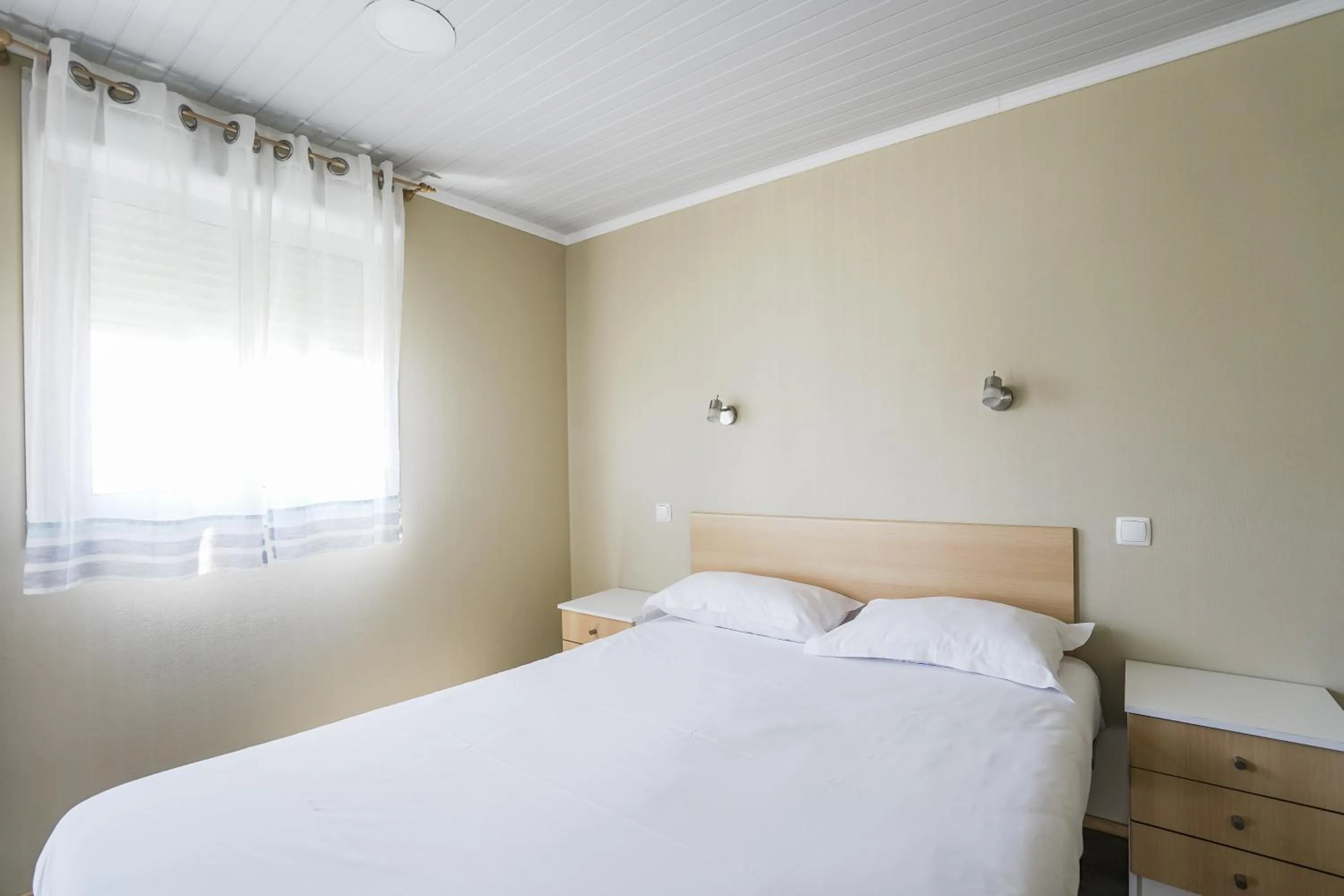 Bed in Urban Art by Campigir