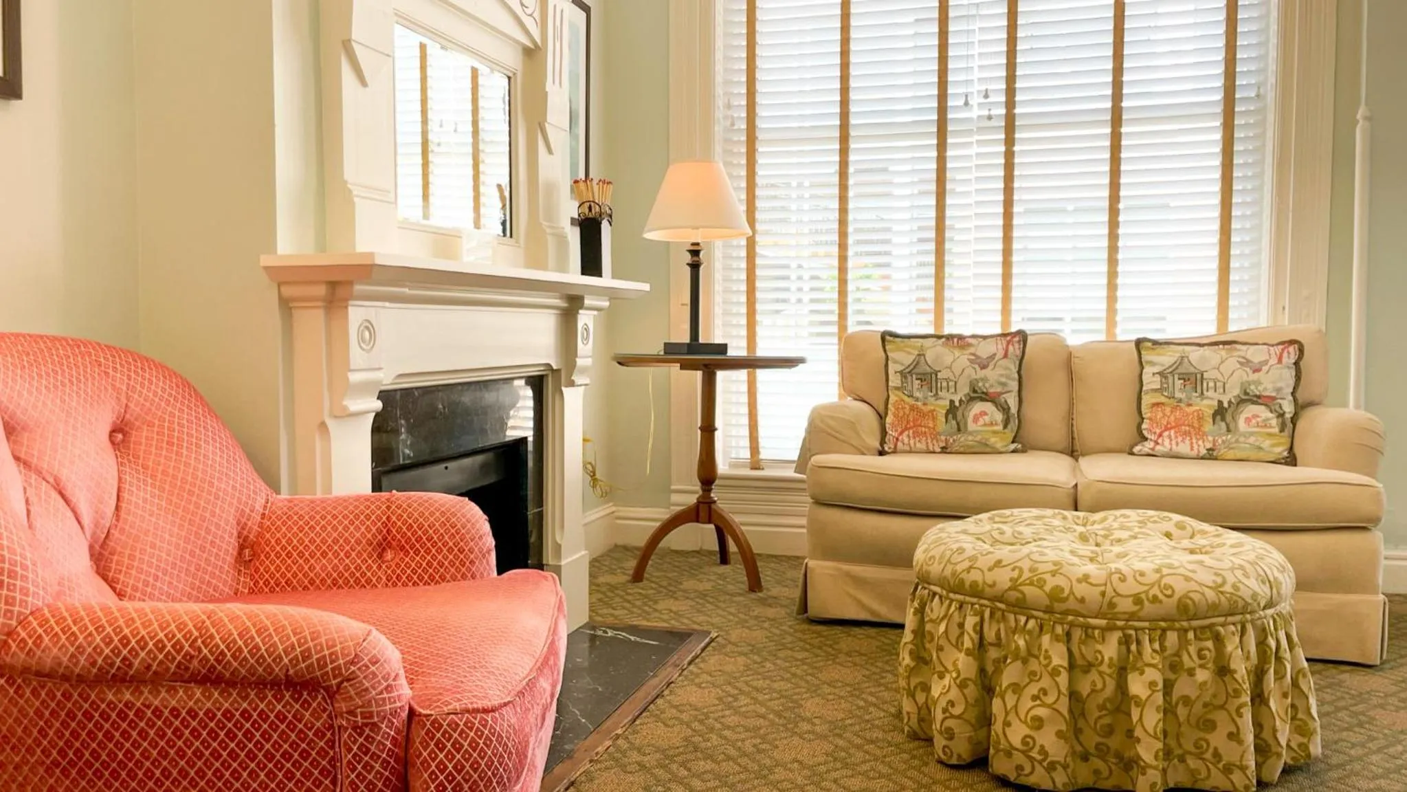 Seating area in Fulton Lane Inn