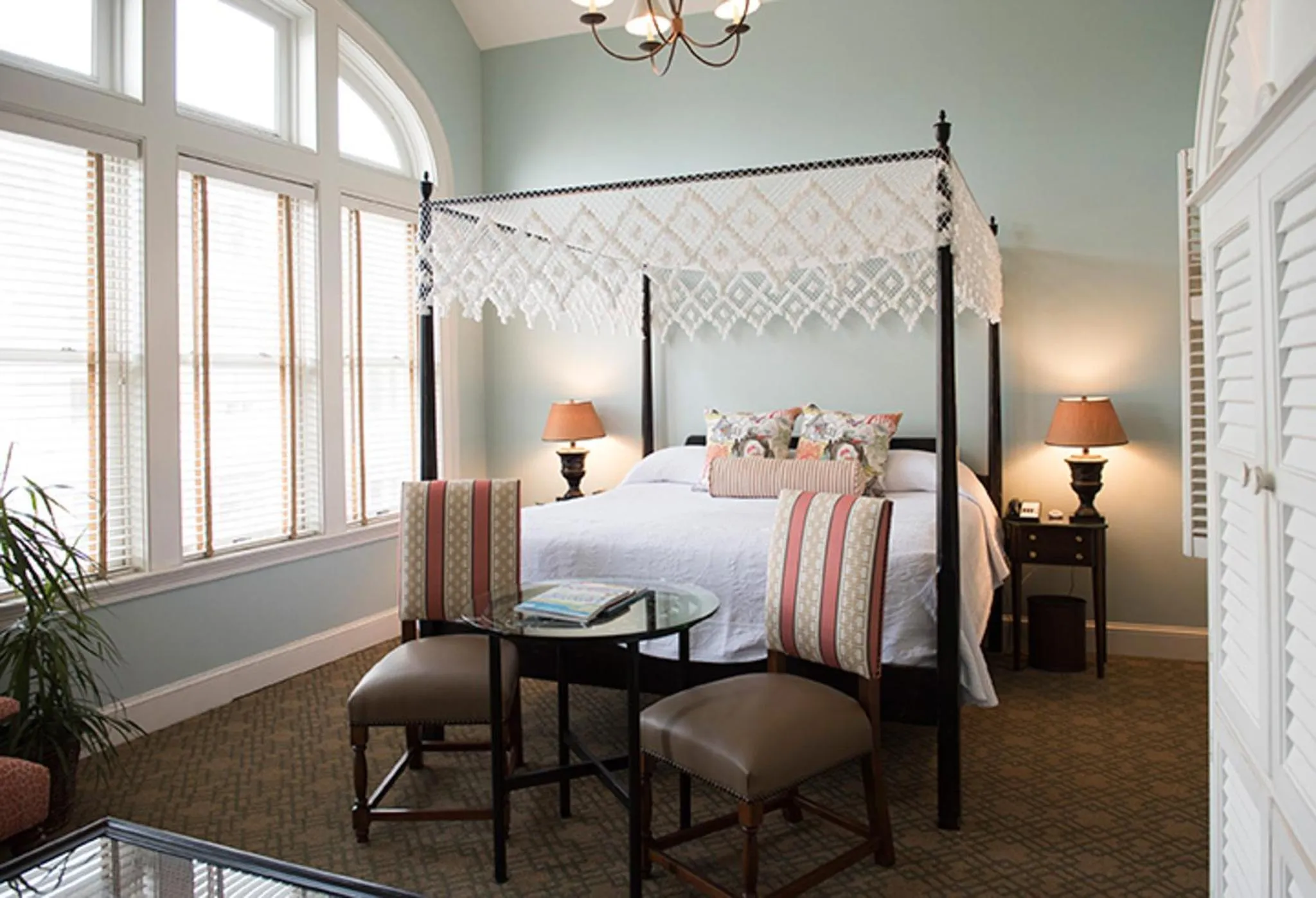 Bed in Fulton Lane Inn