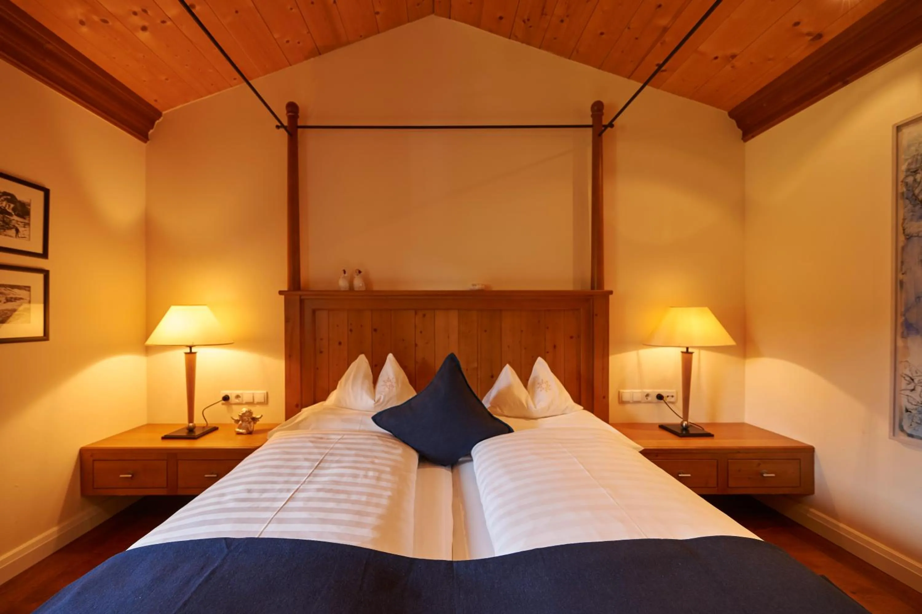 Bedroom, Bed in Hotel Mohnenfluh