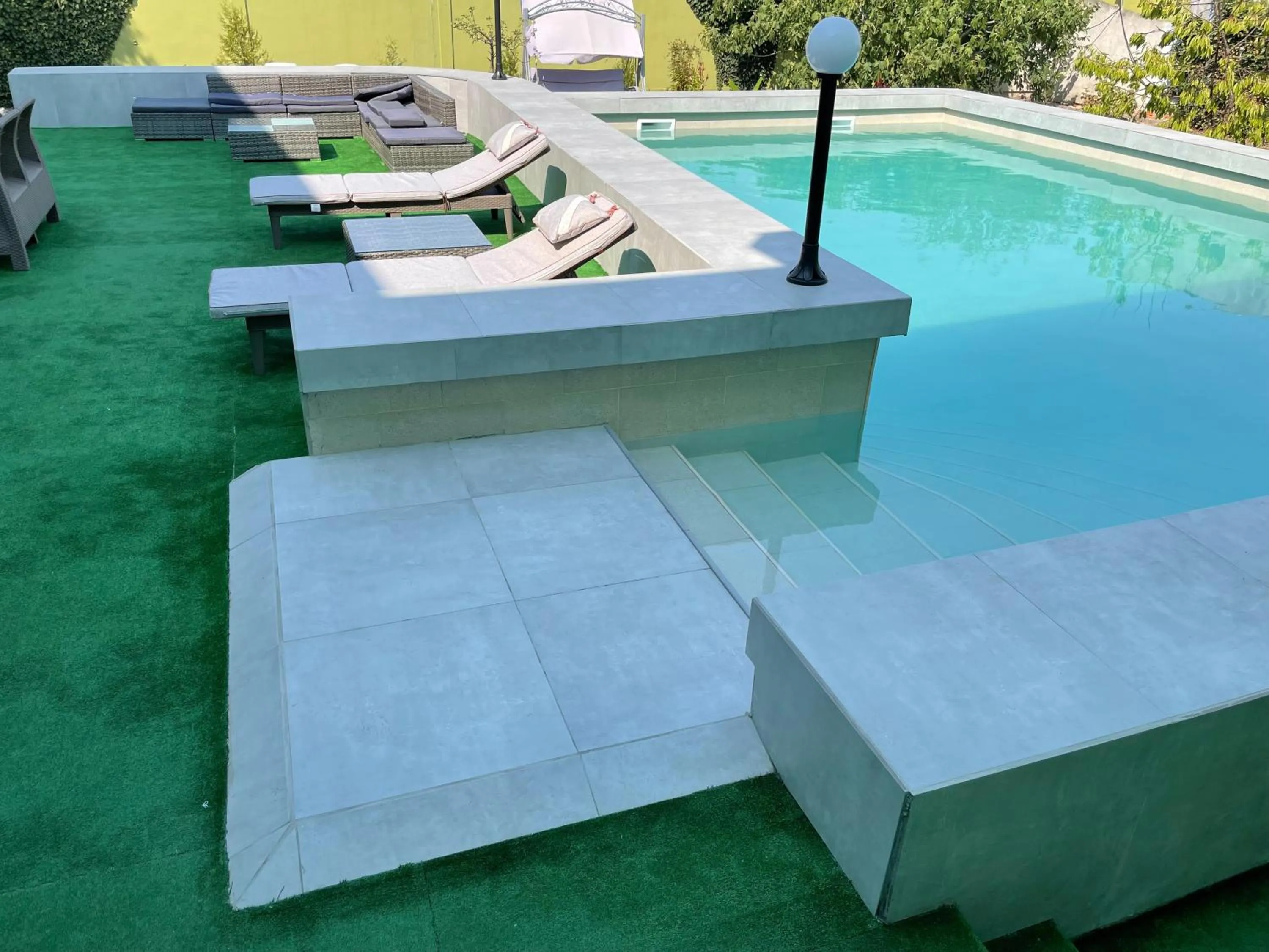 Swimming pool in Pensiunea Dolce