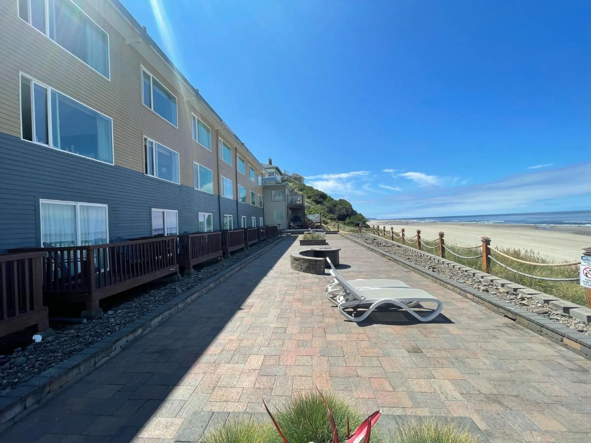 Patio in Sailor Jack Oceanfront Motel