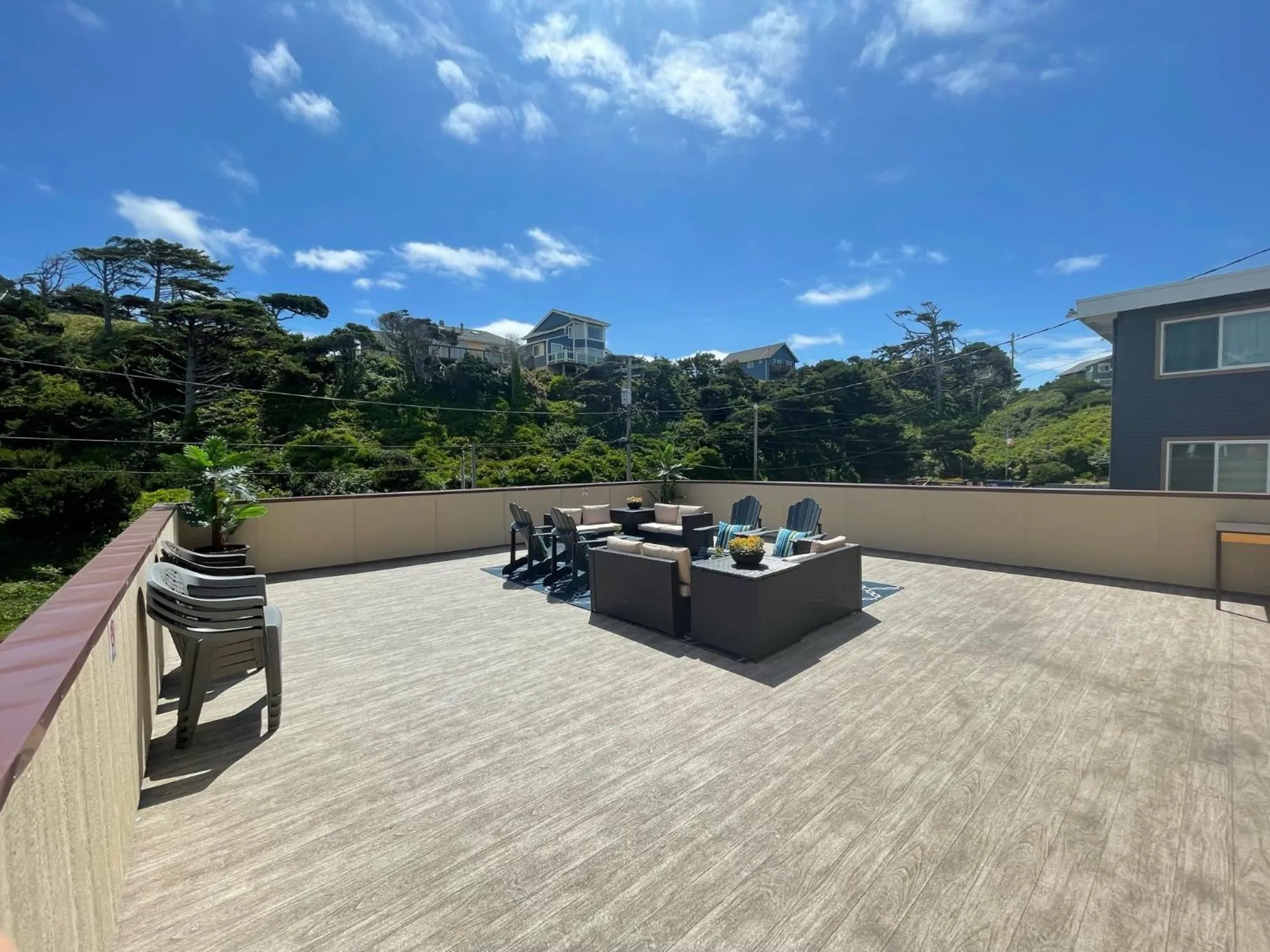 Patio in Sailor Jack Oceanfront Motel