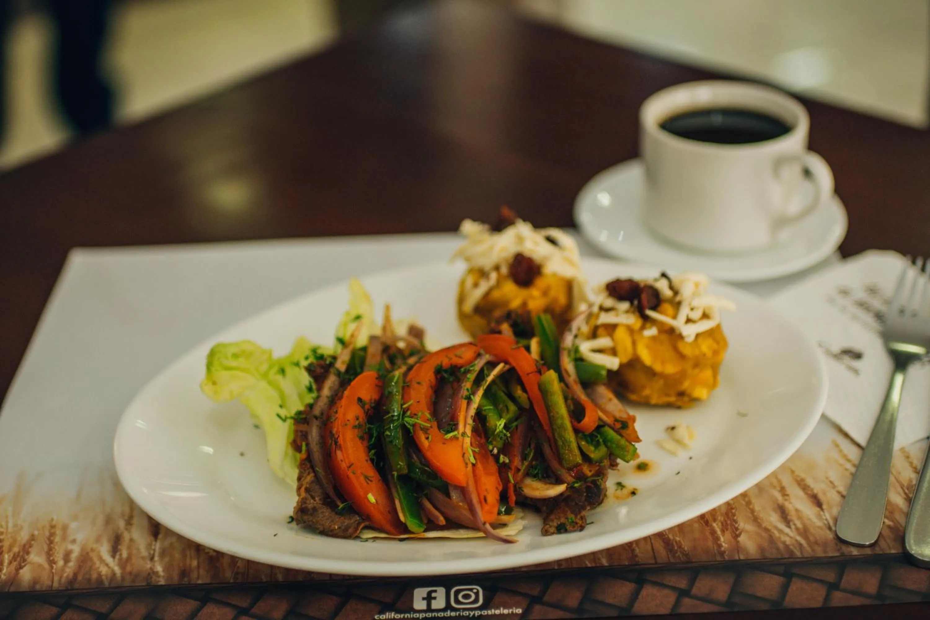 Restaurant/places to eat in Hotel Las Peñas