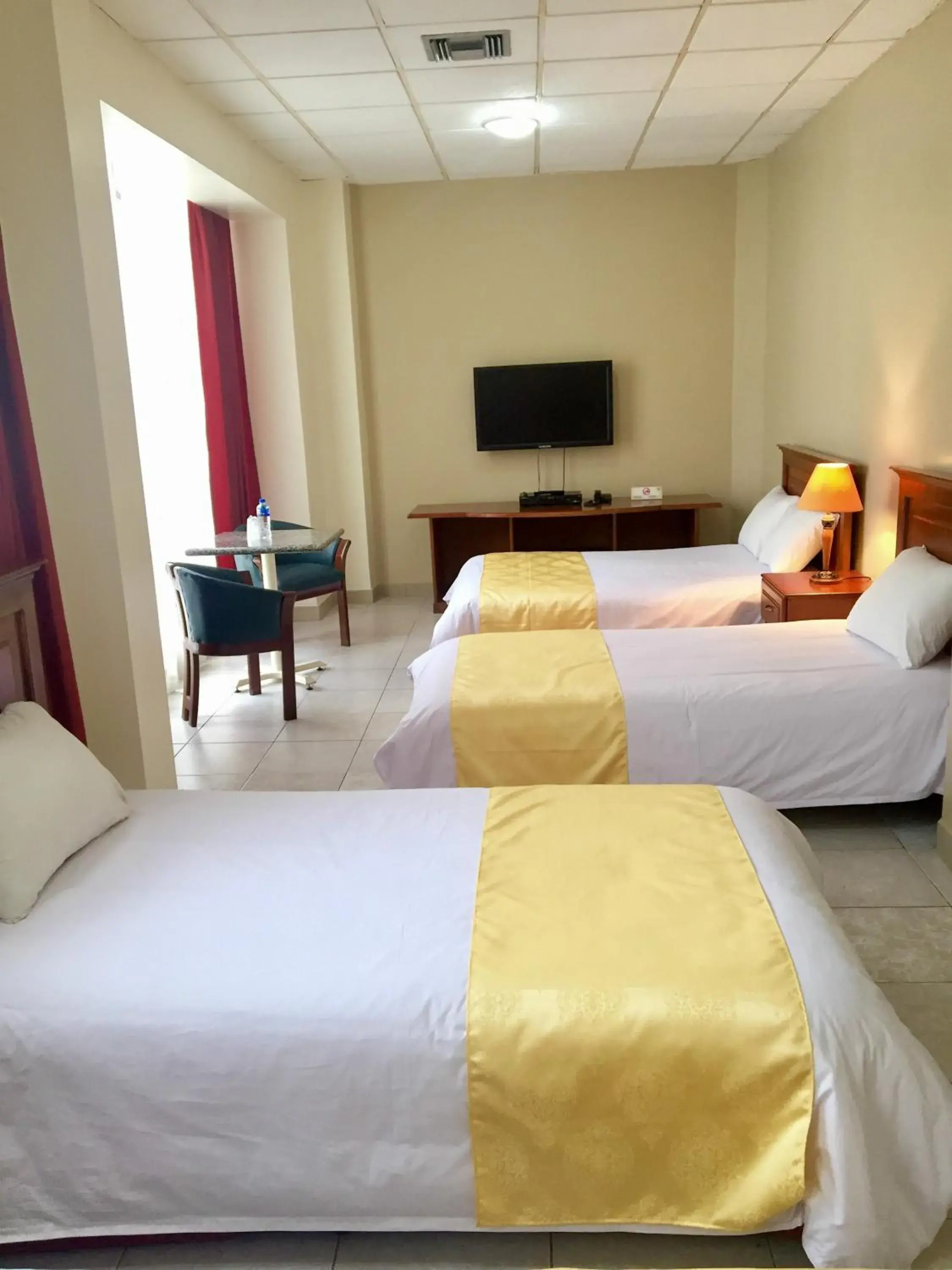 Triple Room in Hotel Las Peñas Triple Room in Hotel Las Peñas