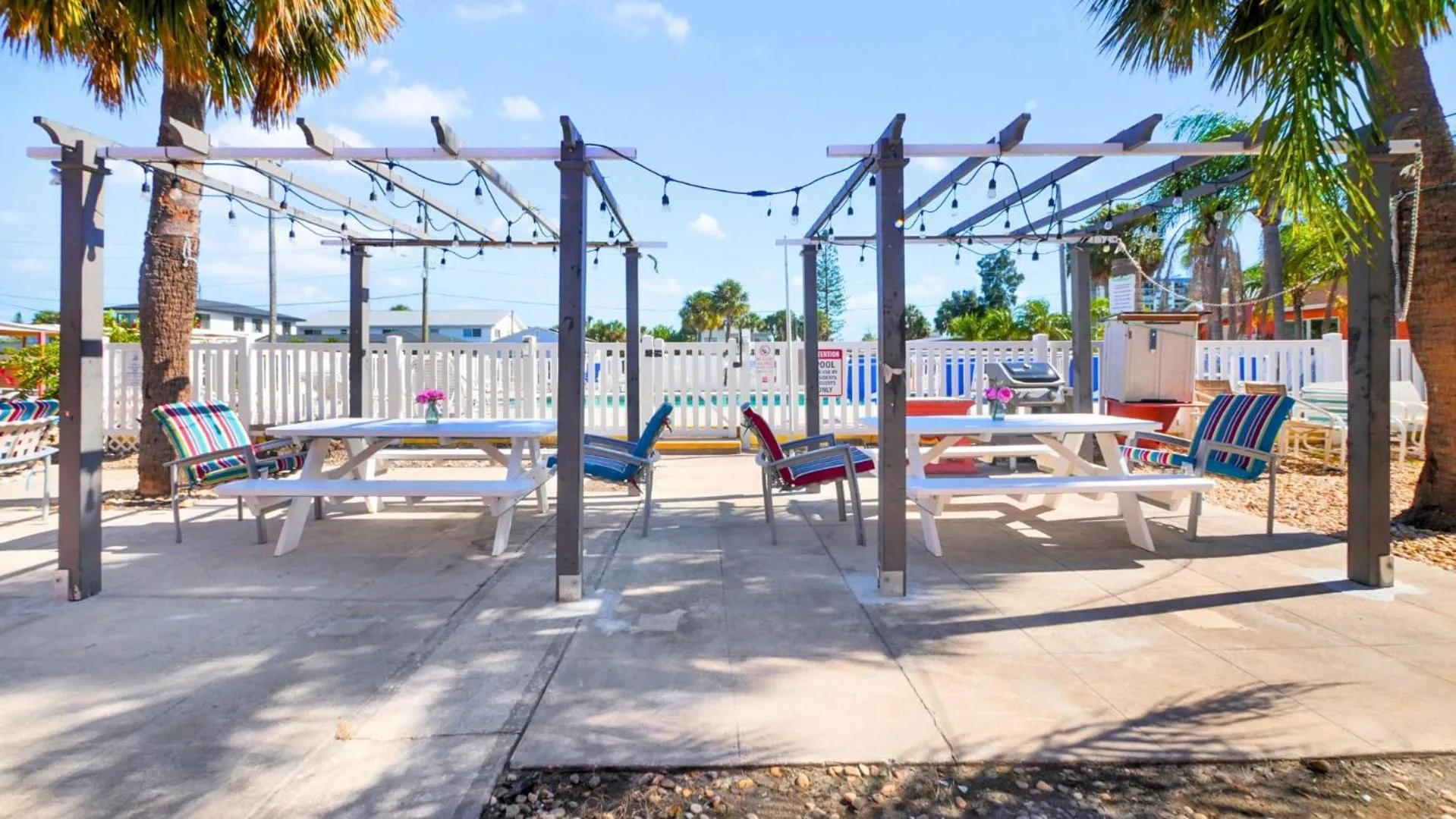 Patio in Bella Sirena Inn