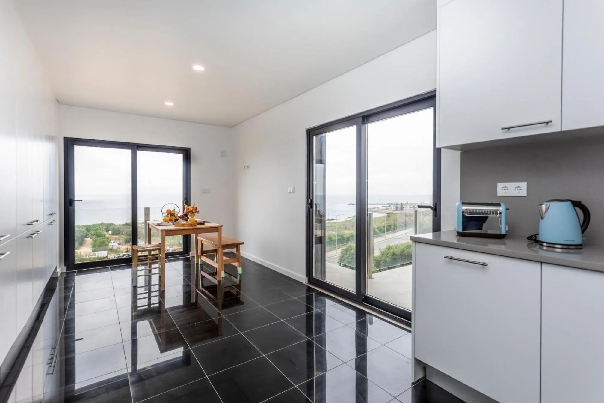 Kitchen or kitchenette in You and the sea