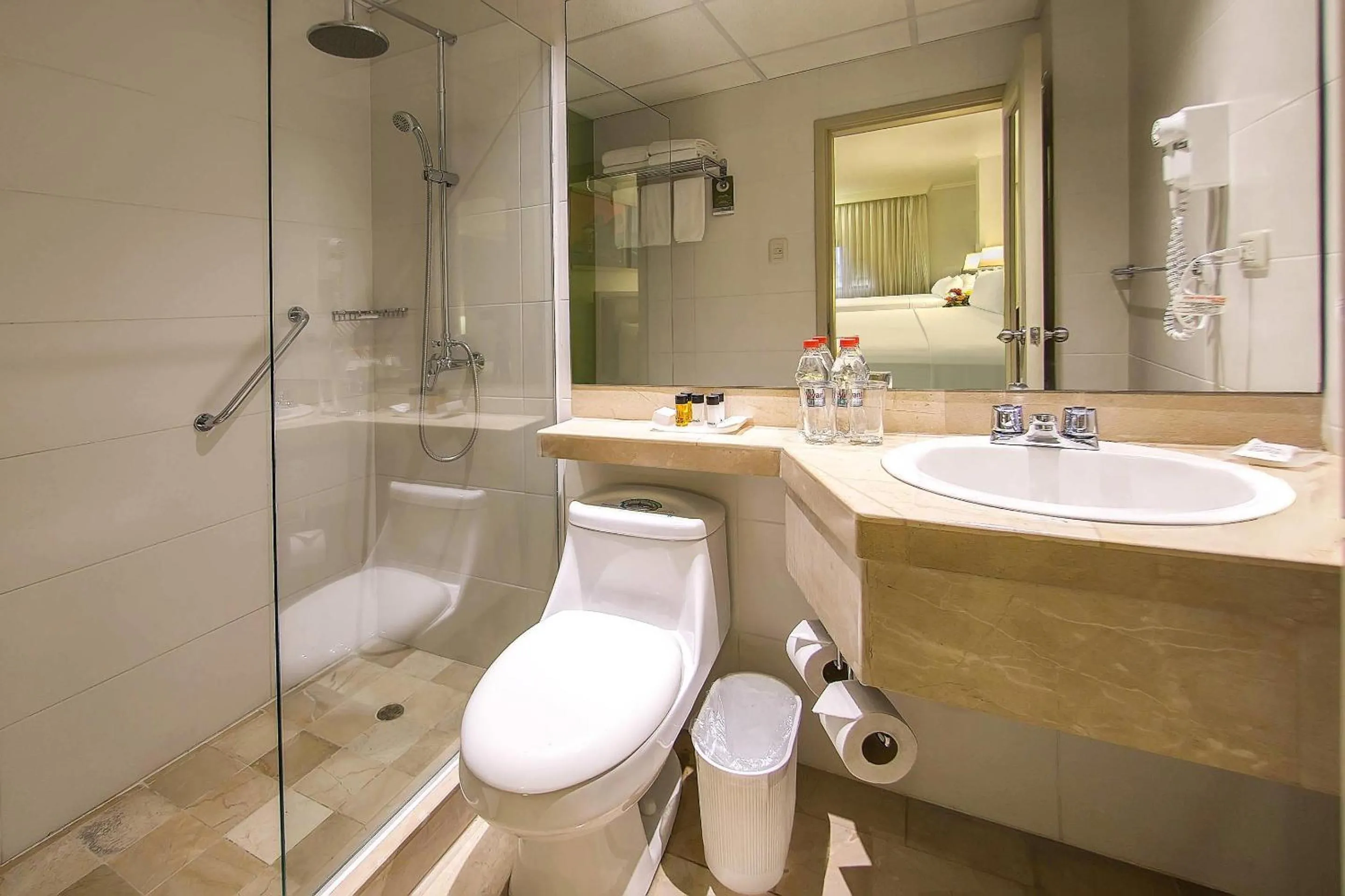 Bedroom in Grand Hotel Guayaquil, an Ascend Collection Hotel