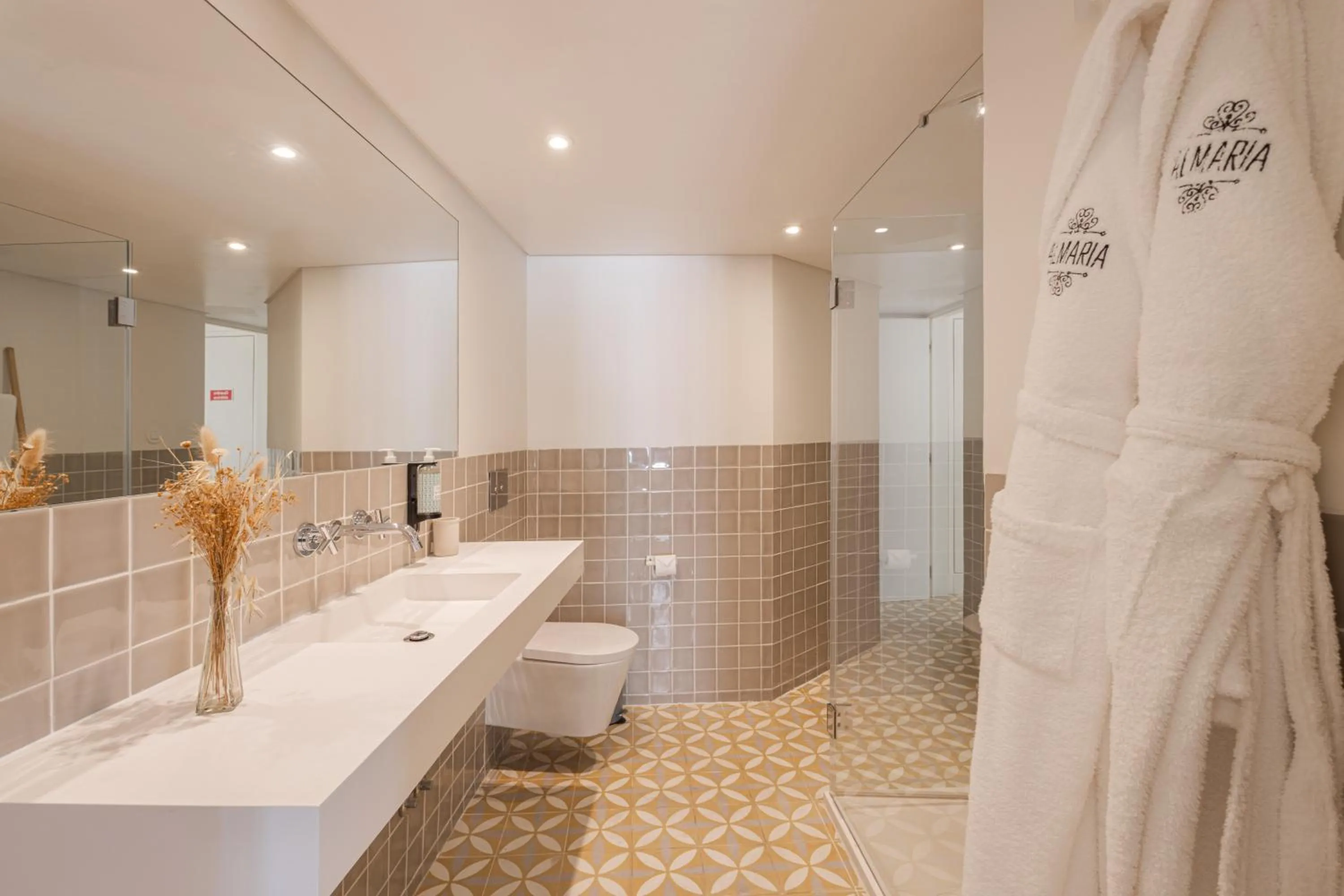 Bathroom in Almaria - Officina Real Apartments | Chiado