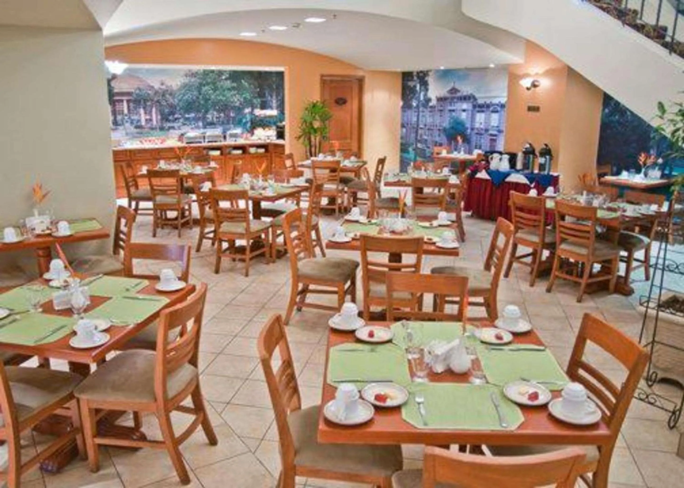 Restaurant/places to eat in Sleep Inn Paseo Las Damas