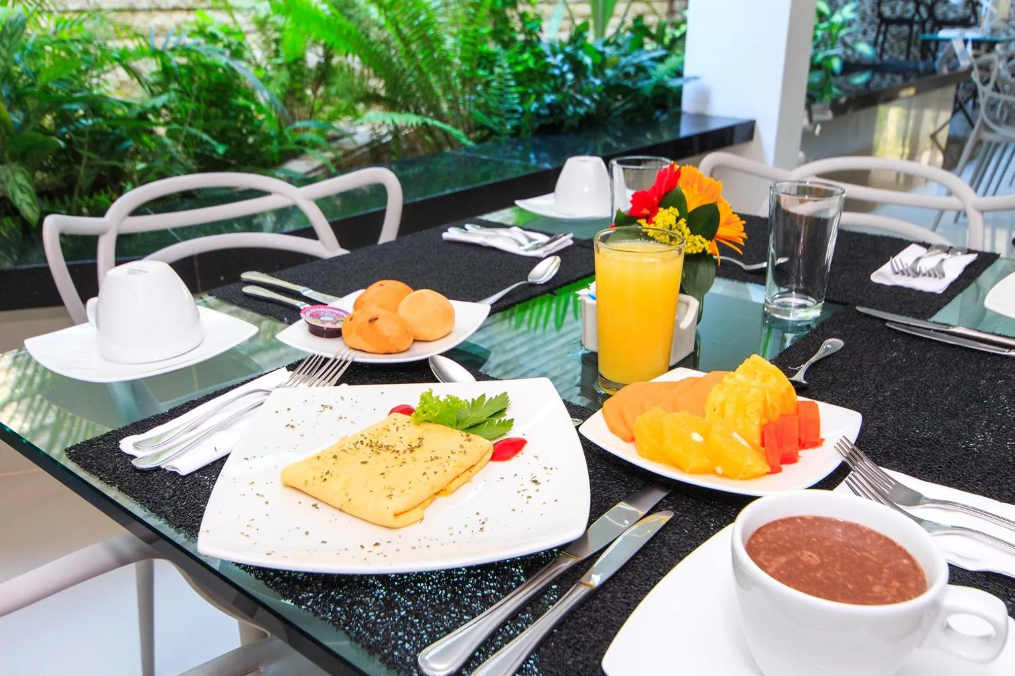 Staff in GIO hotel Tama Cartagena