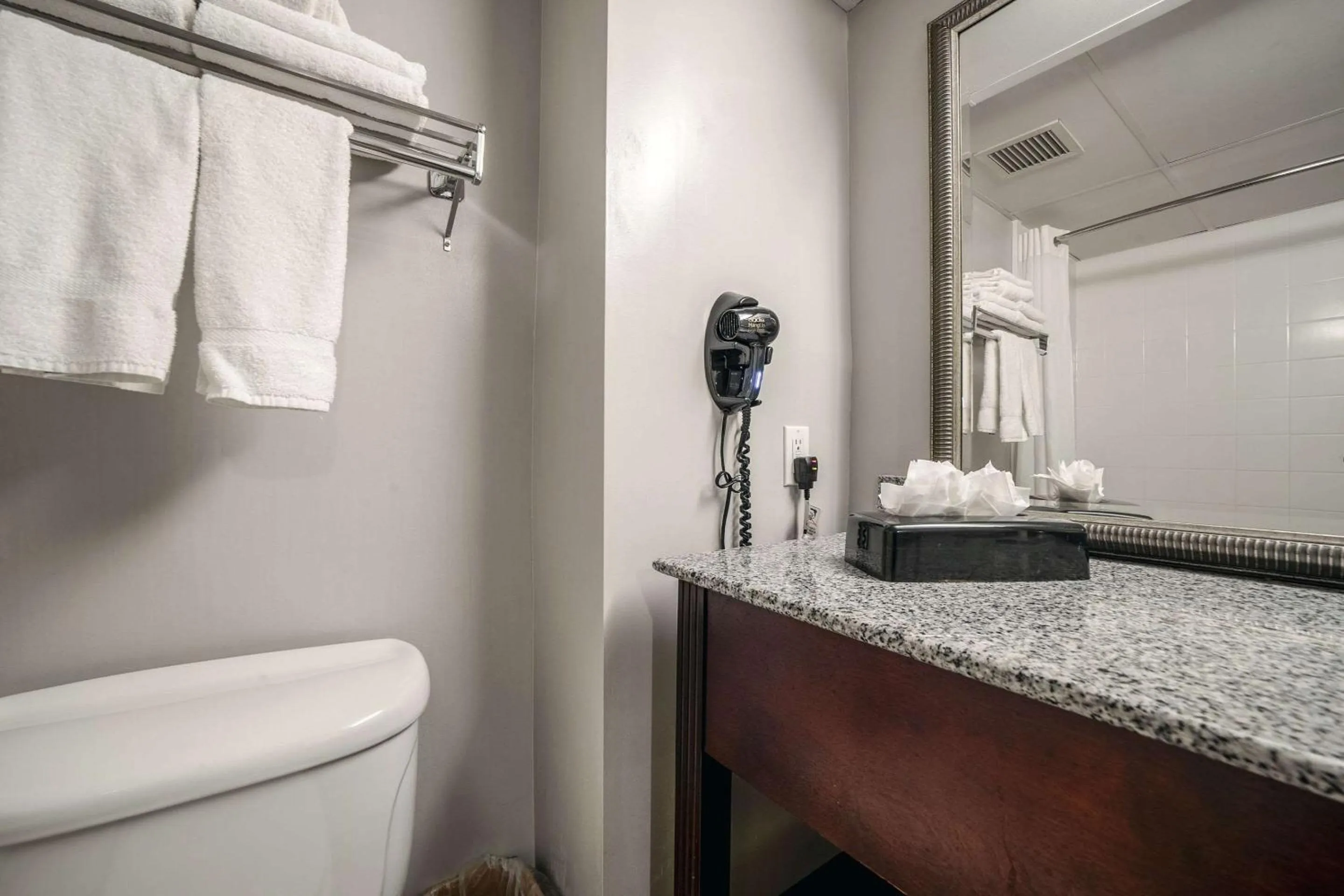 Bedroom in Country Inn & Suites by Radisson, Ontario at Ontario Mills, CA