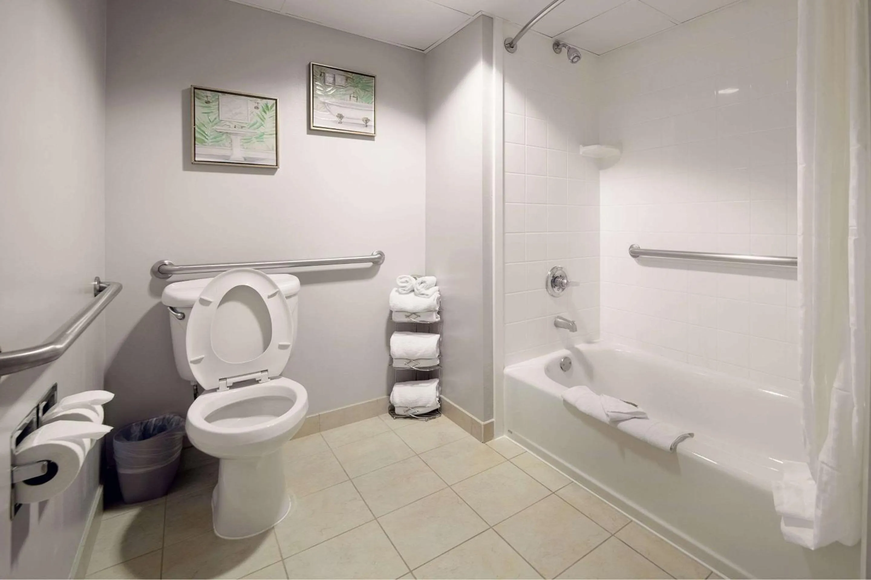 Bedroom in Country Inn & Suites by Radisson, Ontario at Ontario Mills, CA