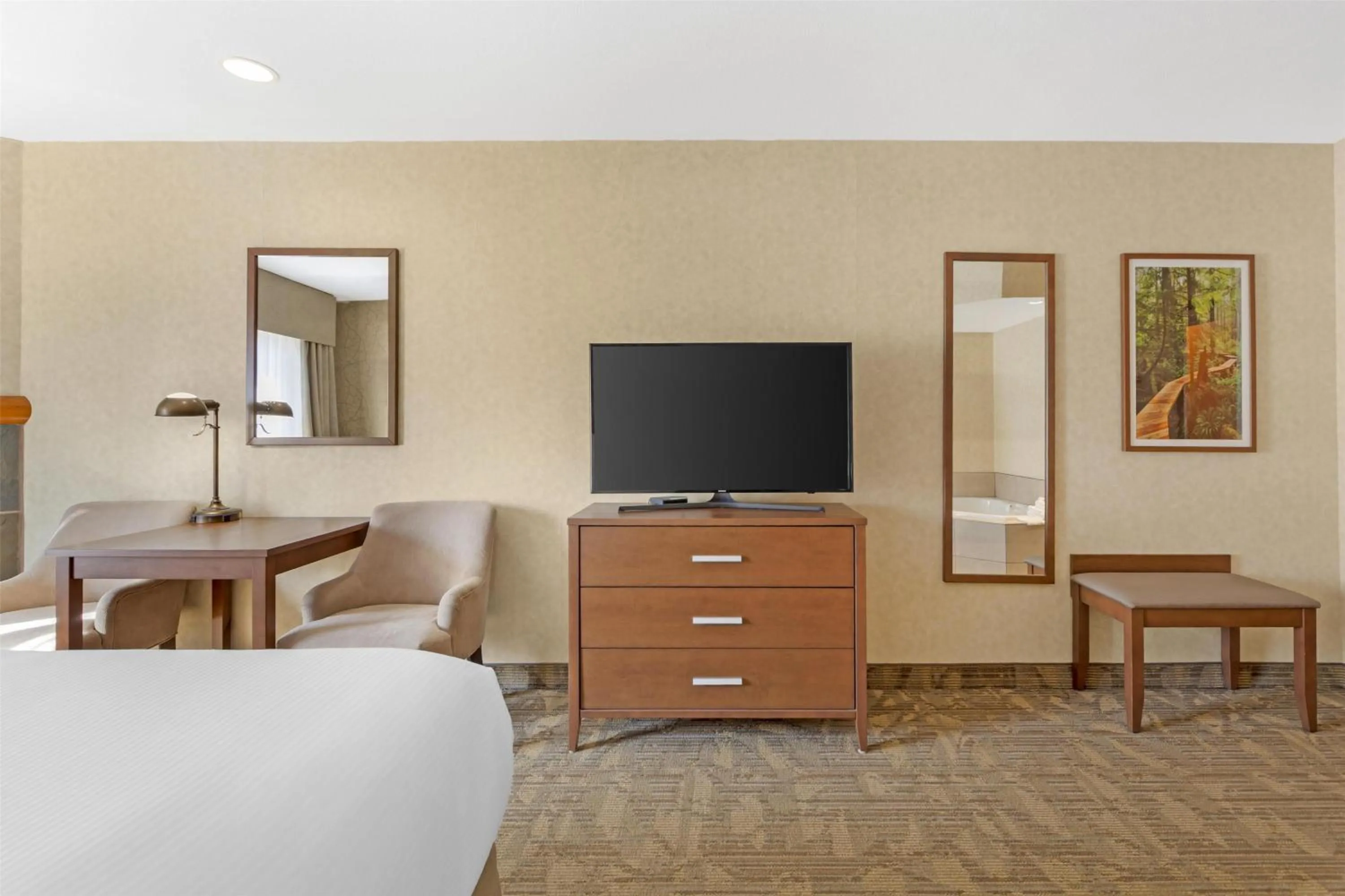 Bedroom, Bed in Best Western Plus Valemount Inn & Suites