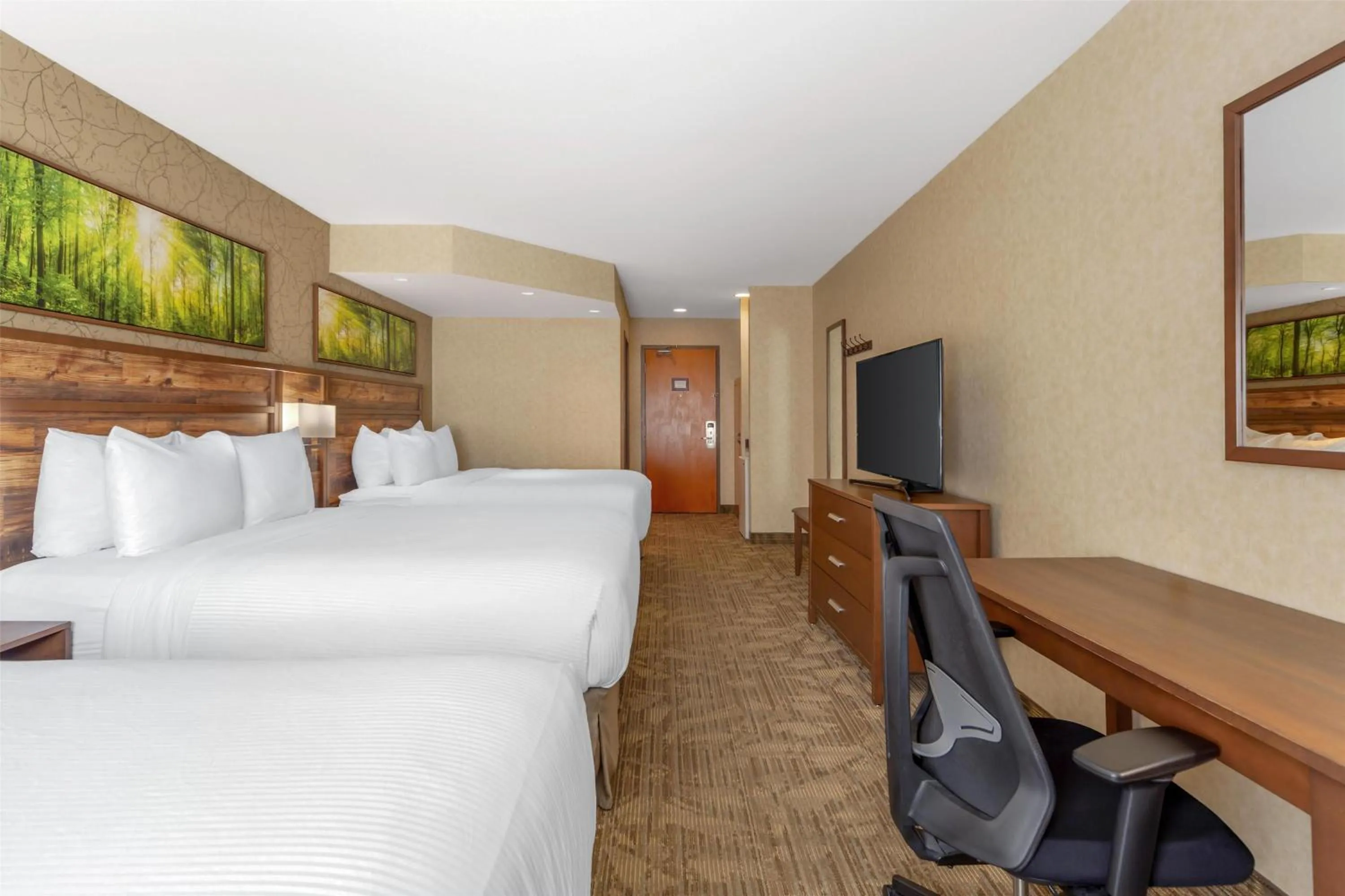 Bedroom, Bed in Best Western Plus Valemount Inn & Suites