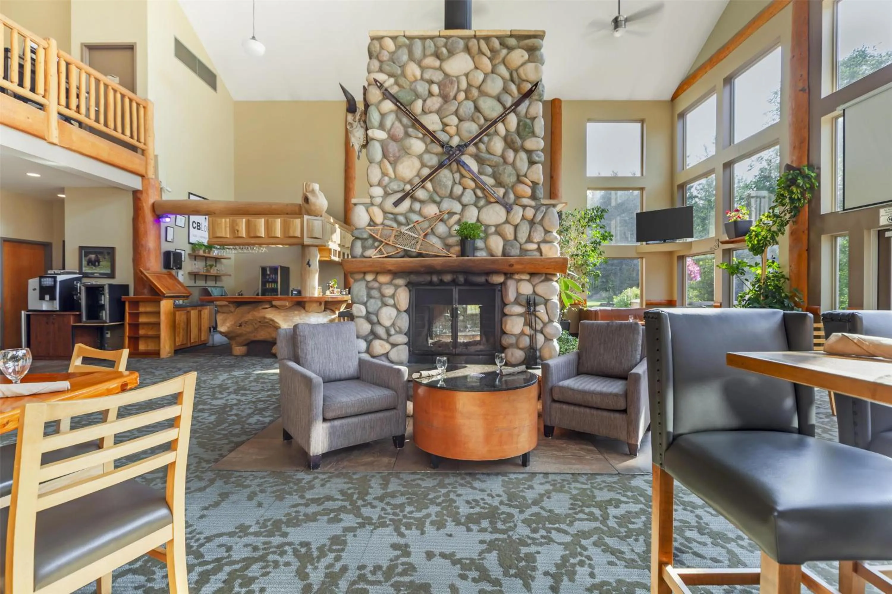 Lobby or reception in Best Western Plus Valemount Inn & Suites