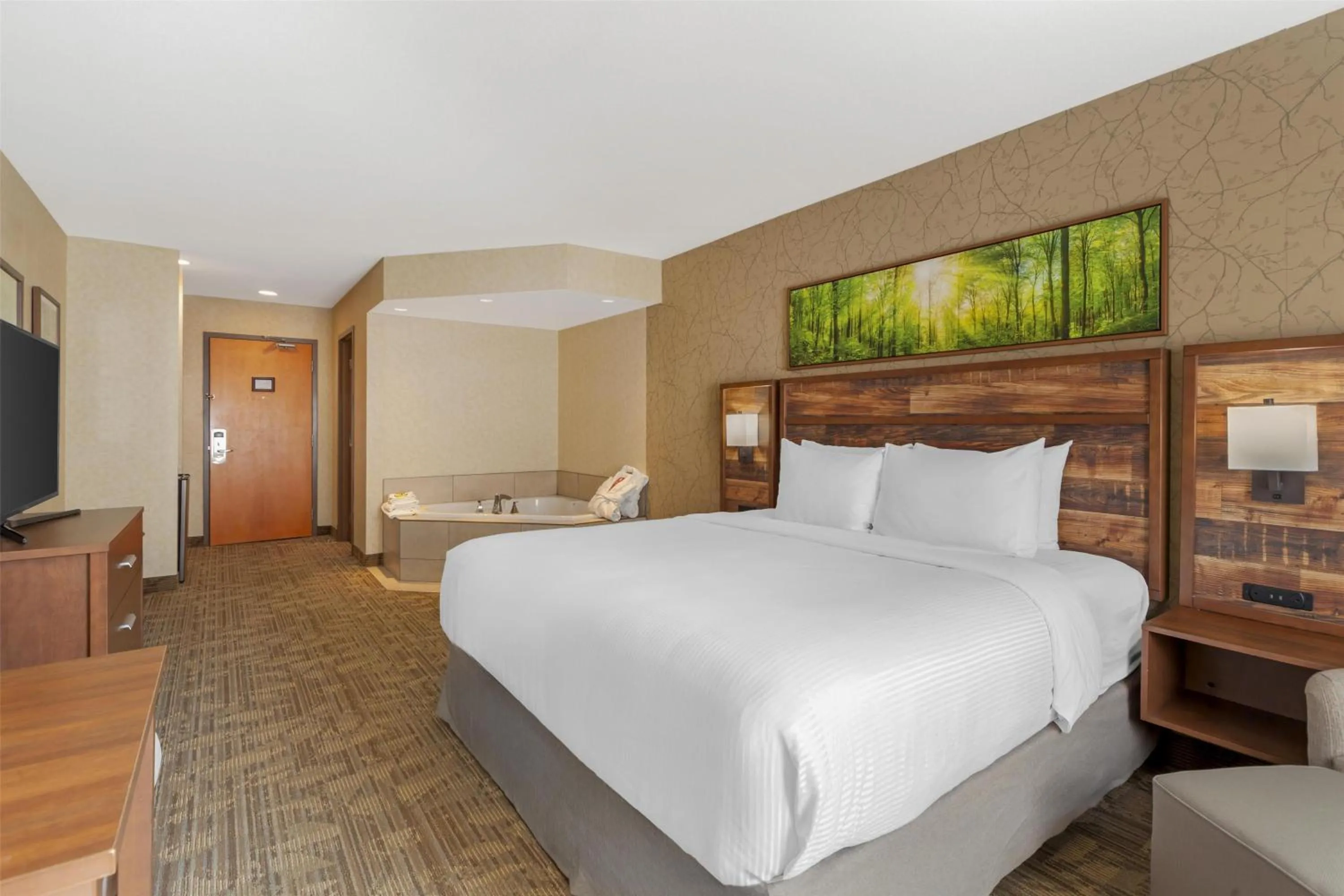 Bedroom, Bed in Best Western Plus Valemount Inn & Suites