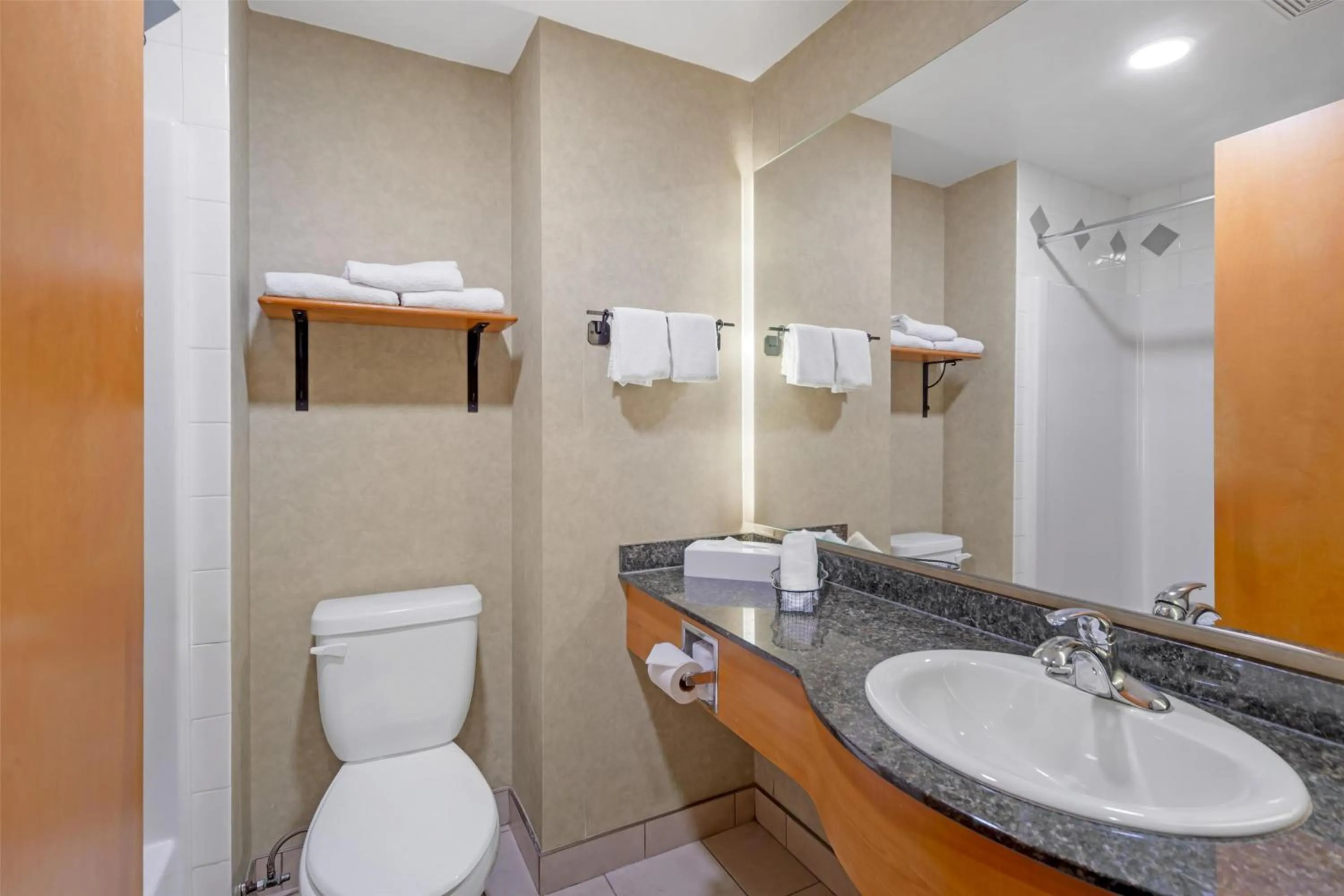 Bathroom in Best Western Plus Valemount Inn & Suites