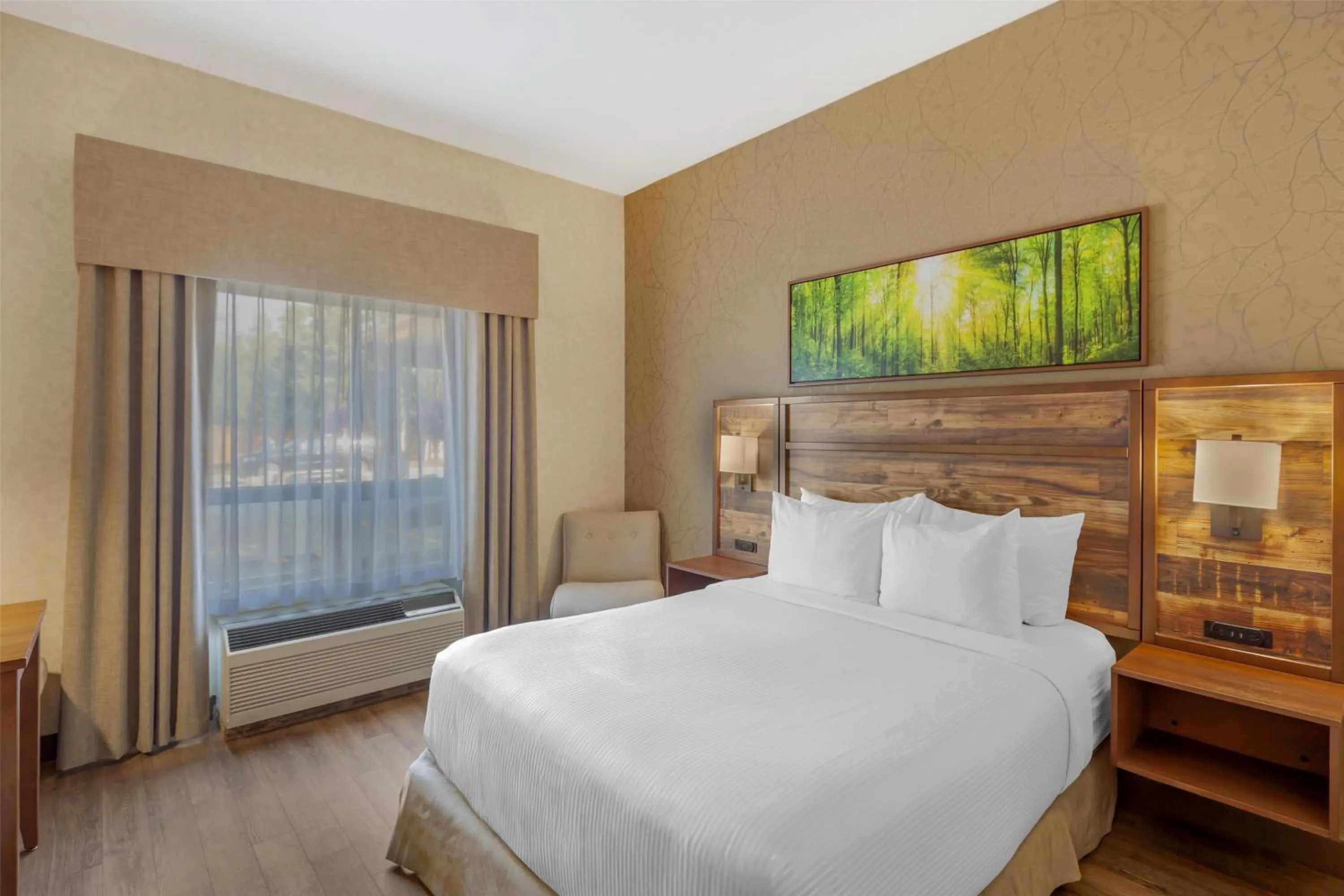 Bedroom, Bed in Best Western Plus Valemount Inn & Suites