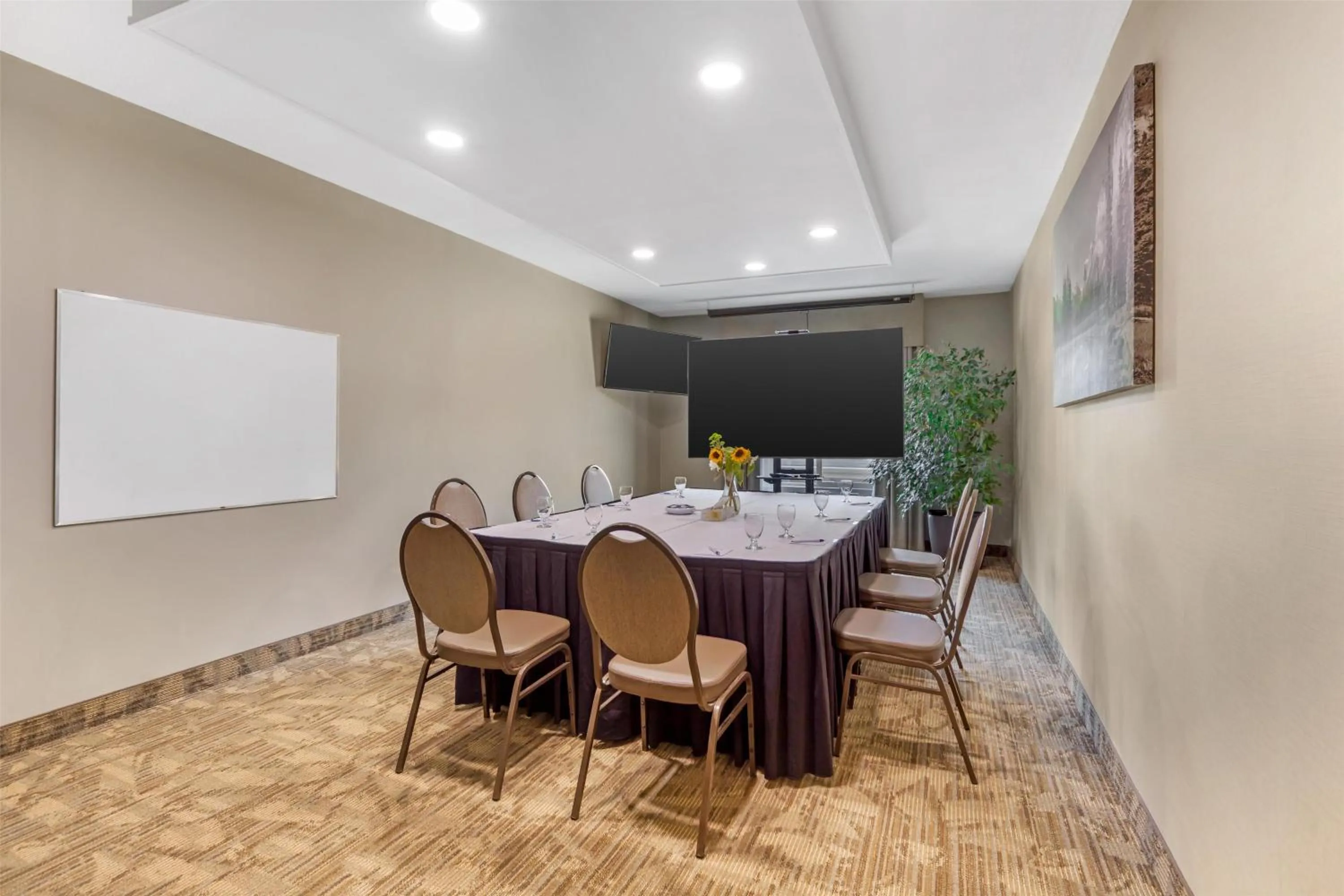 Meeting/conference room in Best Western Plus Valemount Inn & Suites