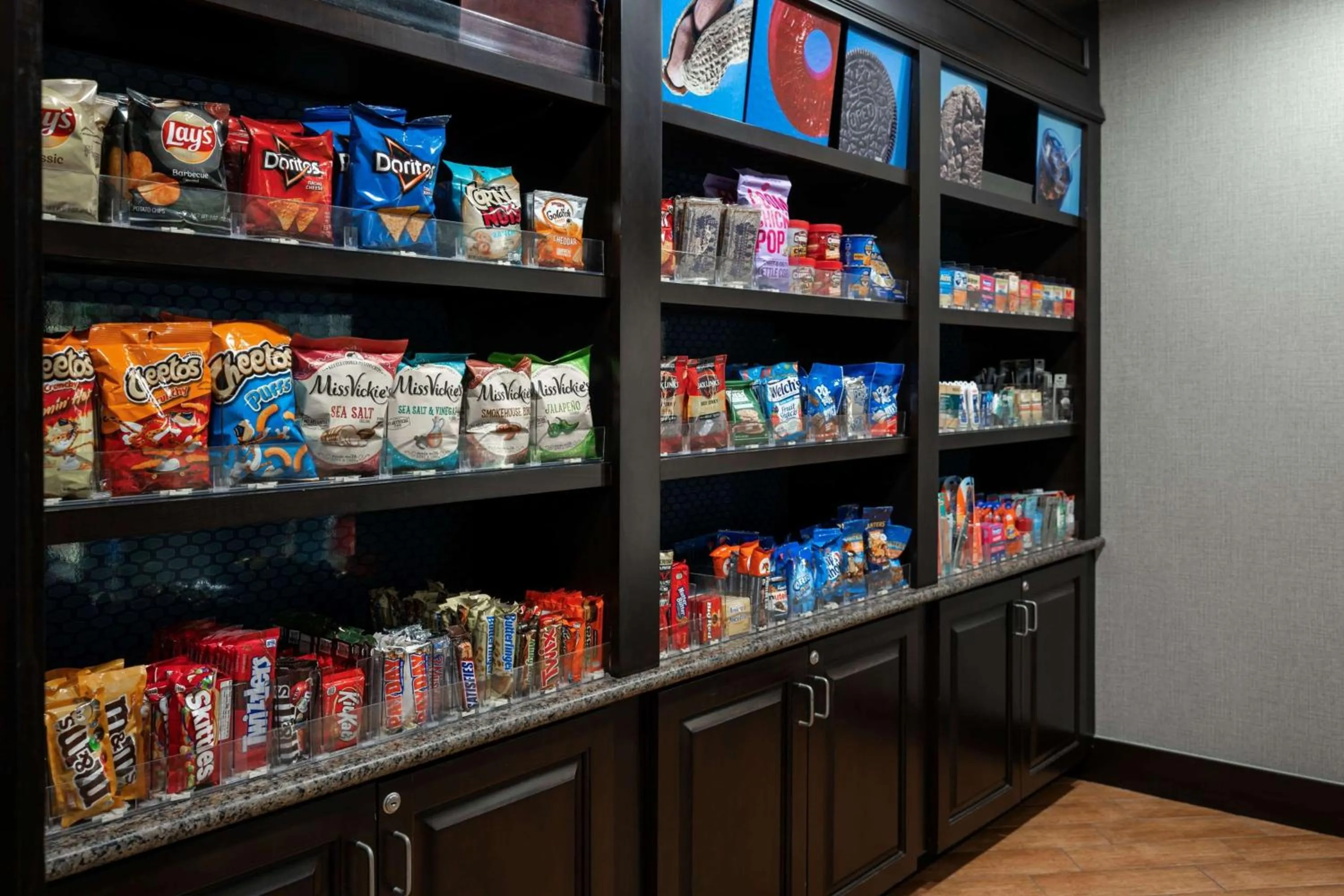 Restaurant/places to eat in Hampton Inn Evansville Airport