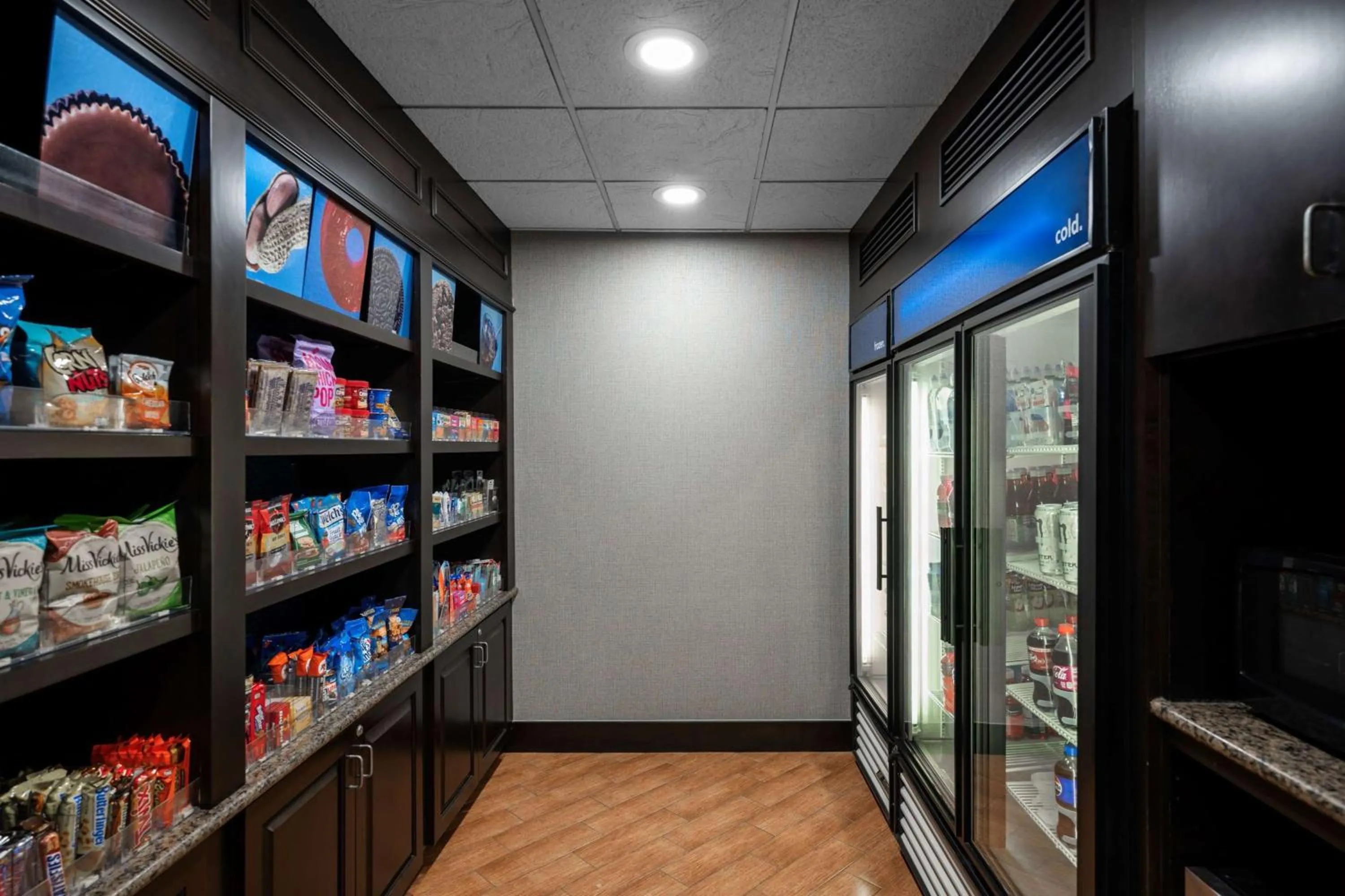 Restaurant/places to eat in Hampton Inn Evansville Airport