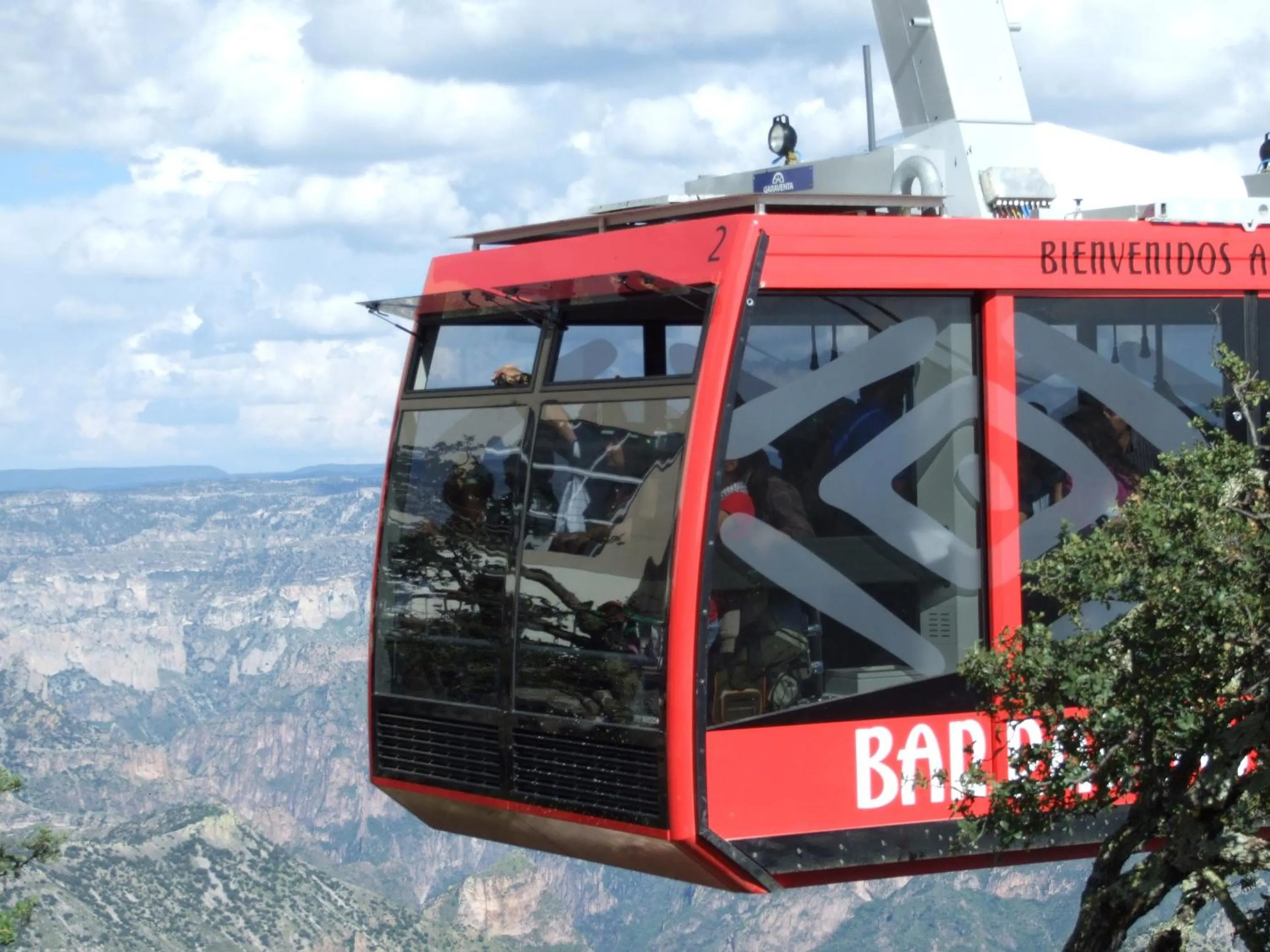 Entertainment in Hotel Mansion Tarahumara