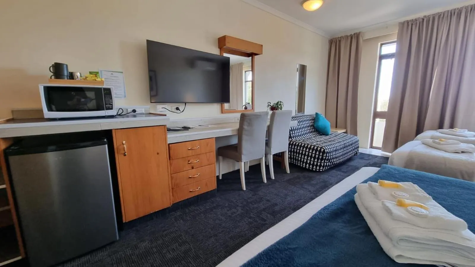TV and multimedia, Bed in Waterview Gosford Motor Inn