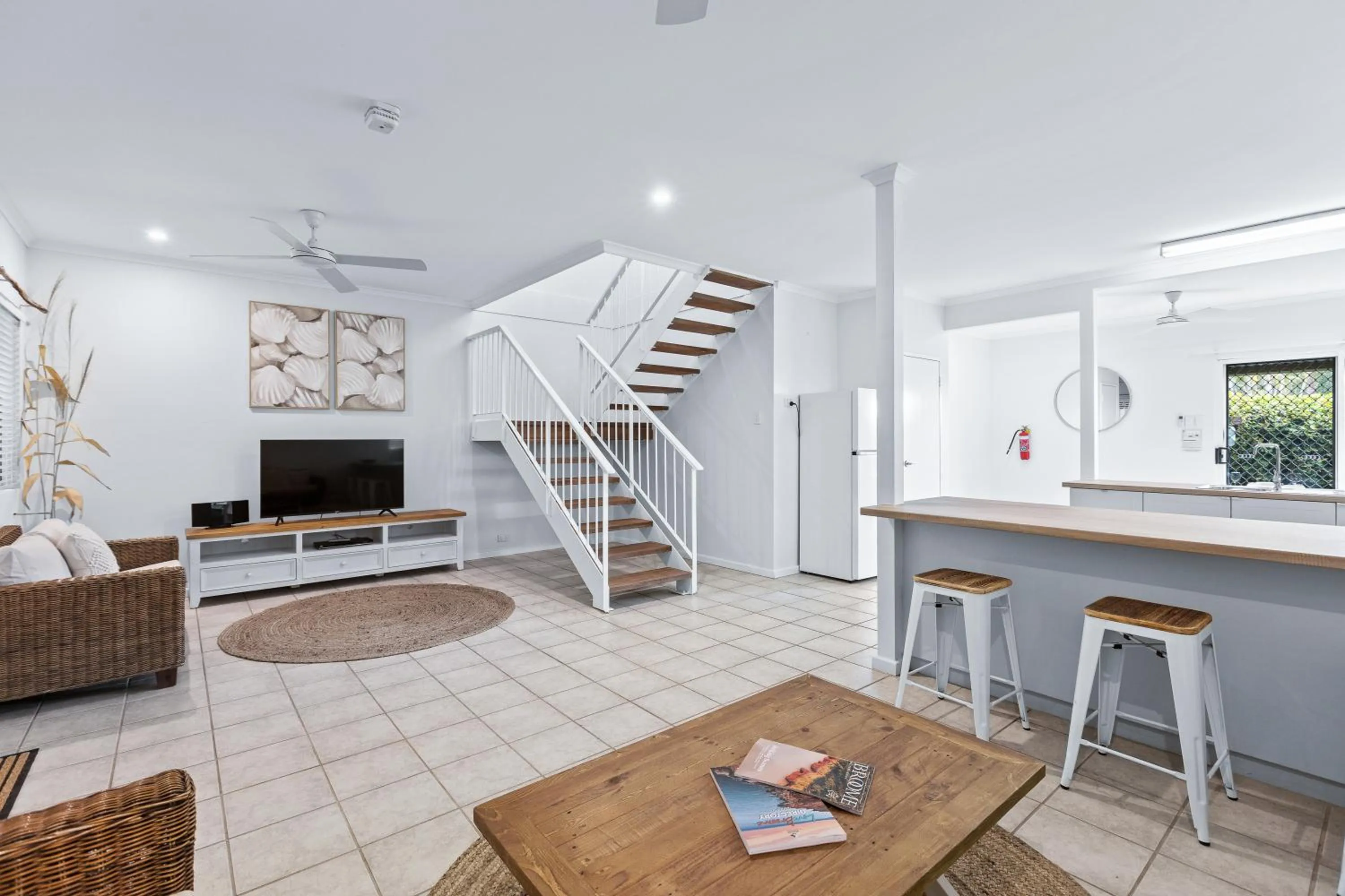 TV and multimedia in Cable Beachside Villas