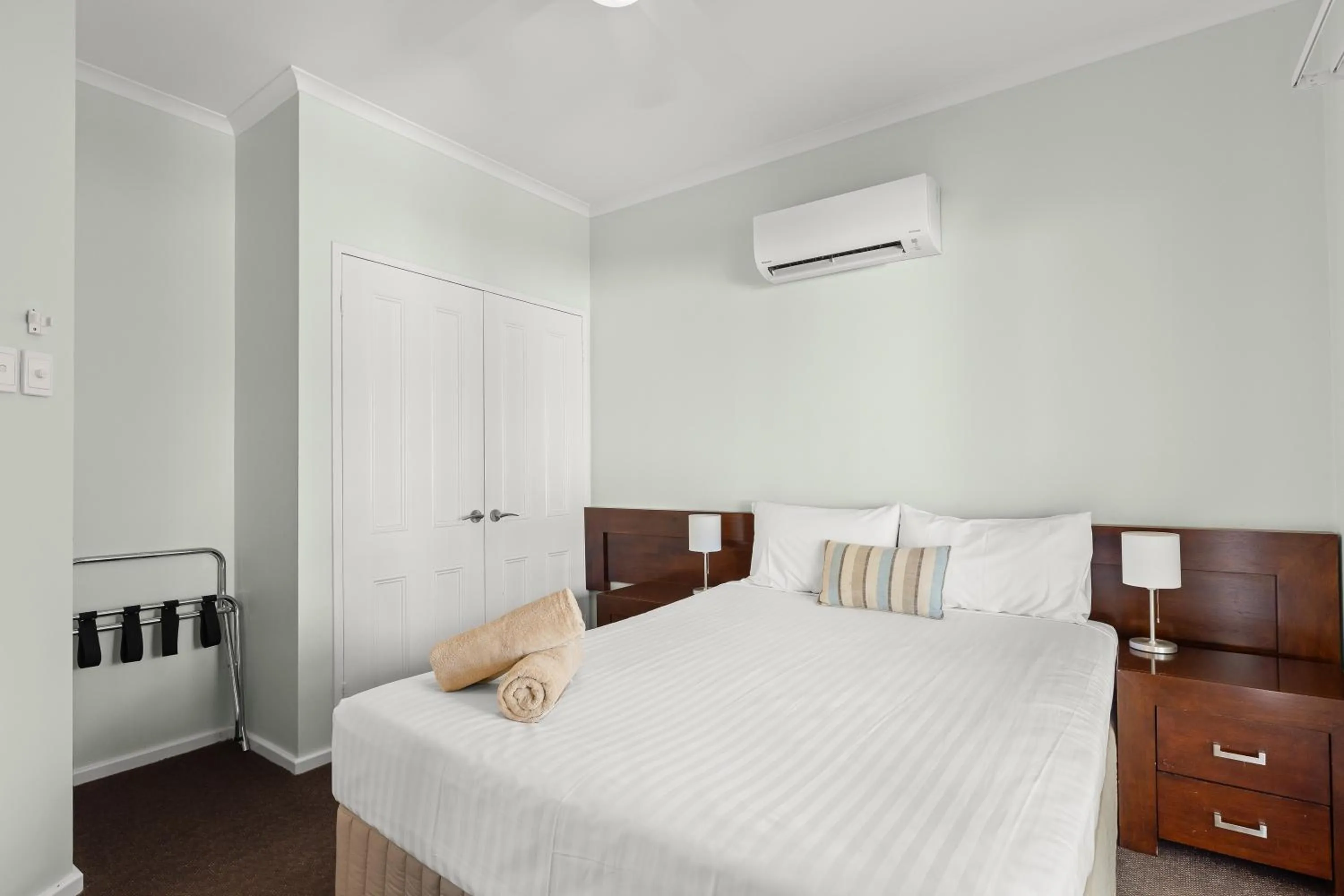 Bedroom, Bed in Cable Beachside Villas