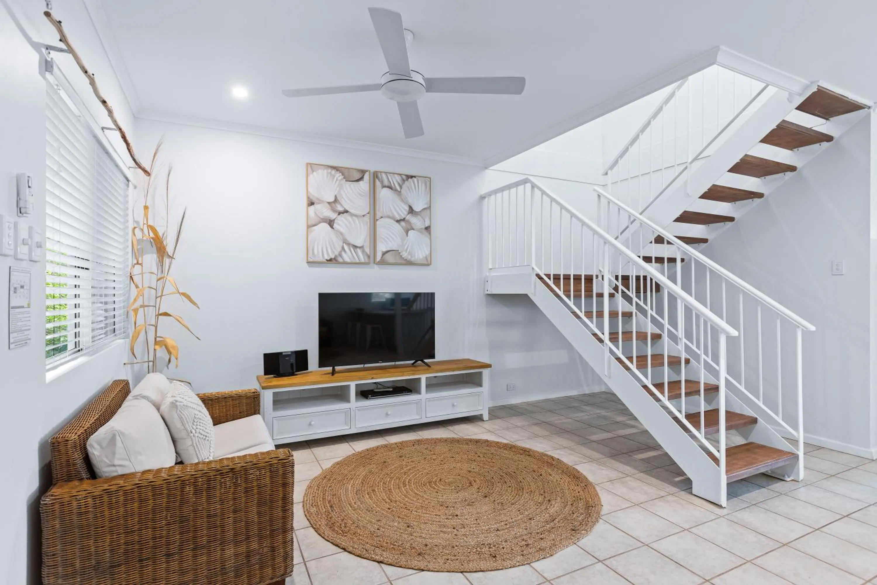 TV and multimedia in Cable Beachside Villas