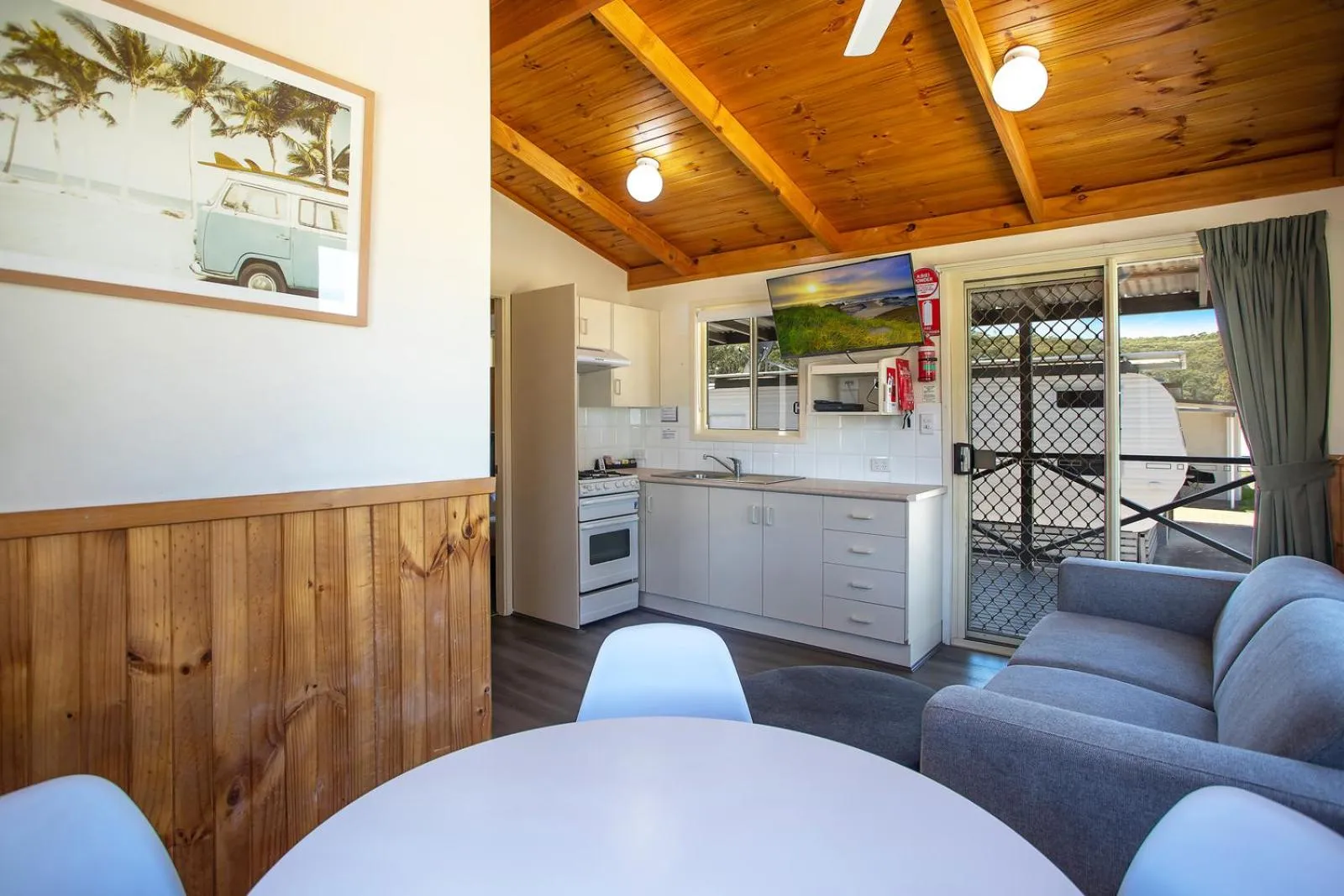 Kitchen or kitchenette in Ingenia Holidays Middle Rock